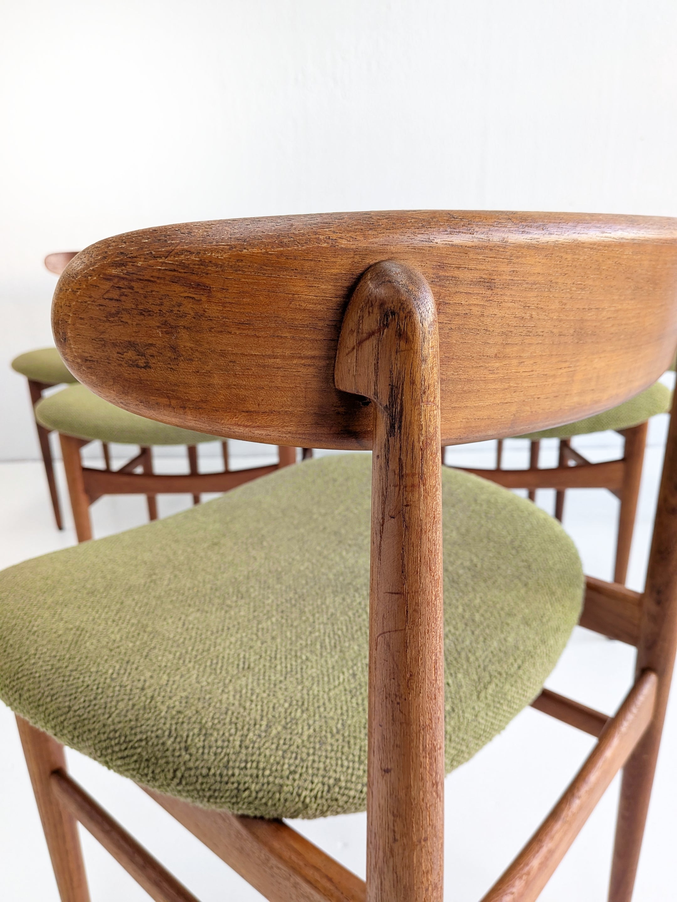 Set_of_6_Danish_Teak_Dining_Chairs_with_Olive_Green_Wool_Seats,_1960s,_Denmark