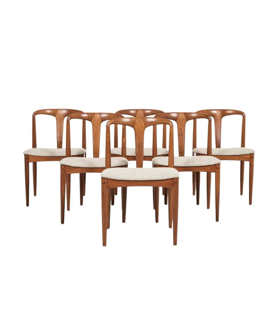 Set_of_6_Midcentury_Juliane_chairs_in_teak_by_Johannes_Andersen_for_Uldum_1960s