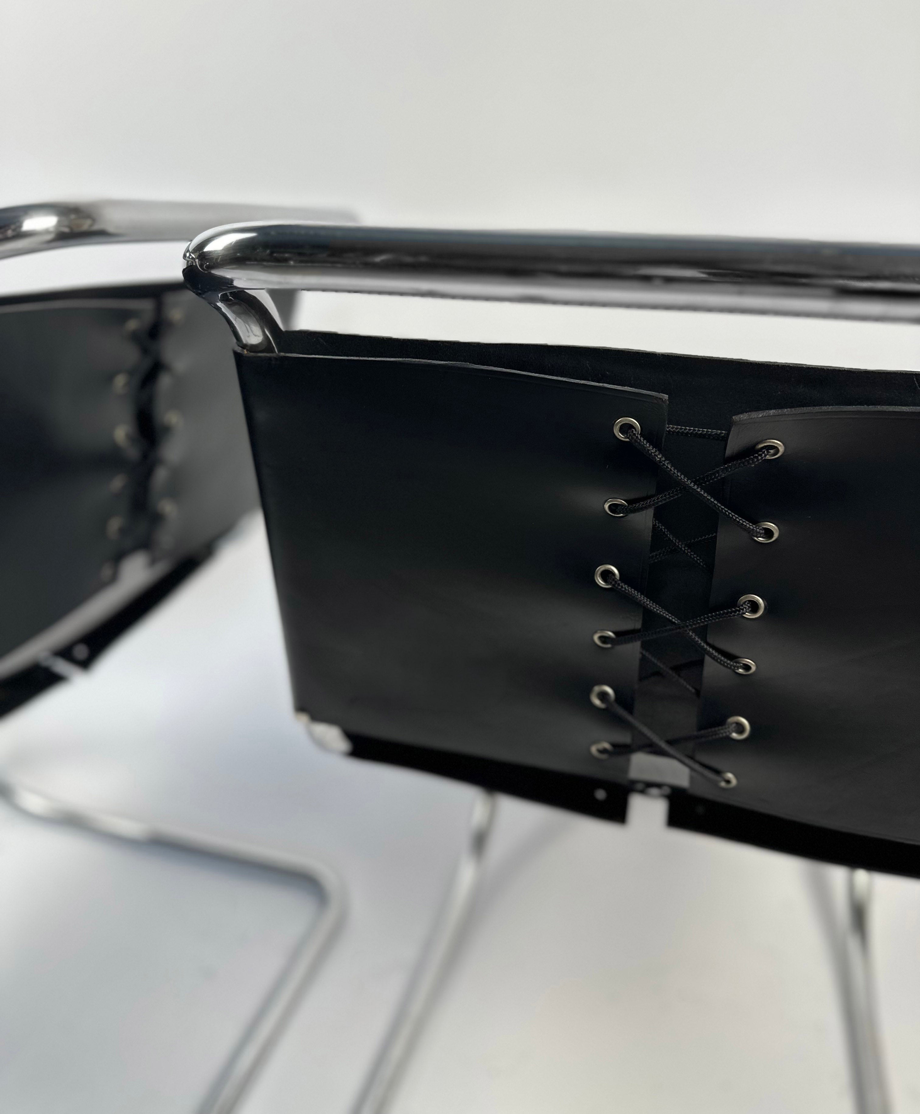 Set_of_6_MR10_Cantilever_Chairs_Attributed_to_Knoll_International,_Mies_van_der_Rohe_Bauhaus_Dining_Chairs
