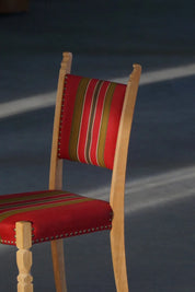 Set_of_6_Oak_Dining_Chairs_with_Red_Upholstery,_Scandinavian_Modern_Design