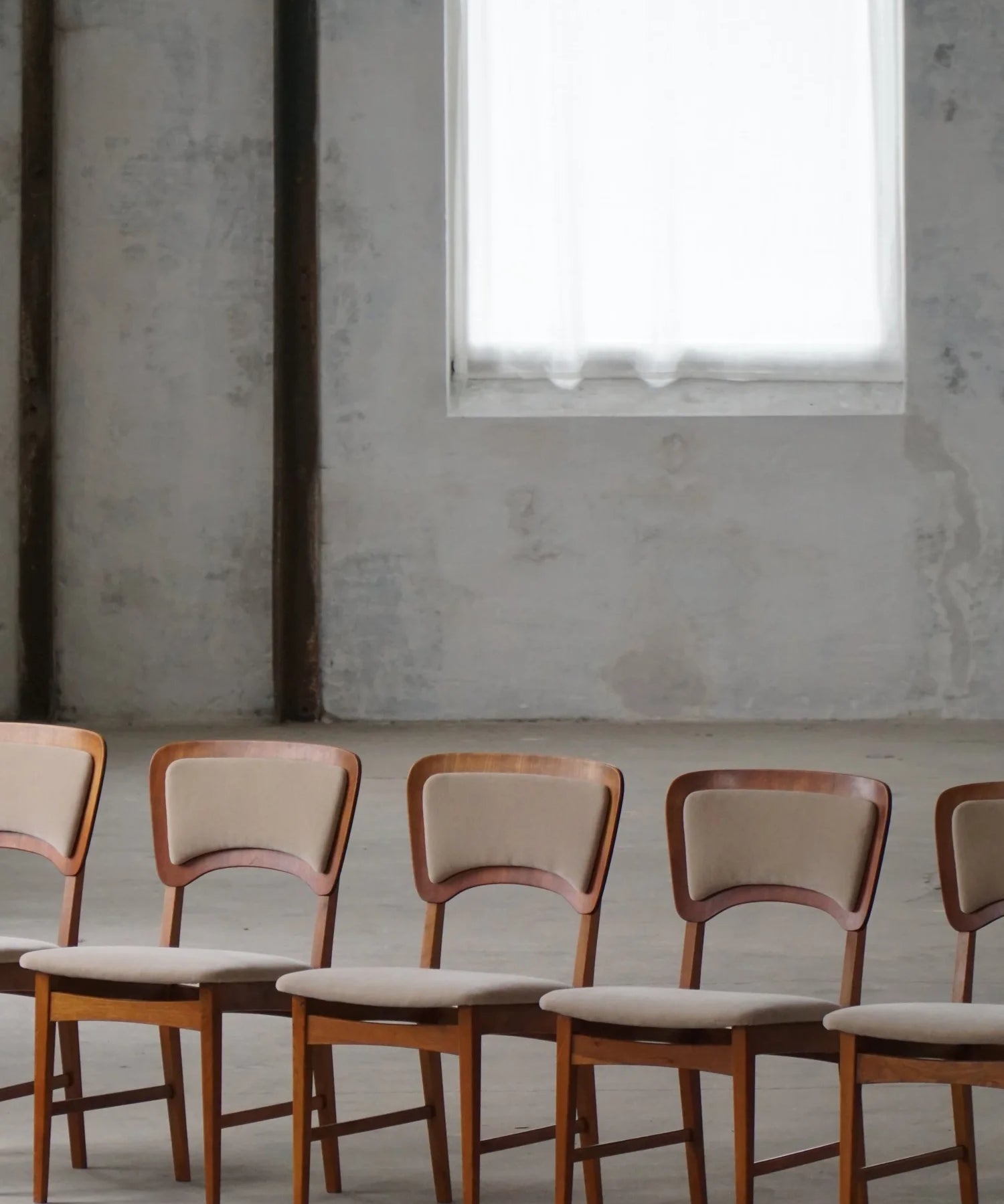 Set_of_6_Scandinavian_Dining_Chairs_in_Oak,_Teak_and_Mohair,_1960s