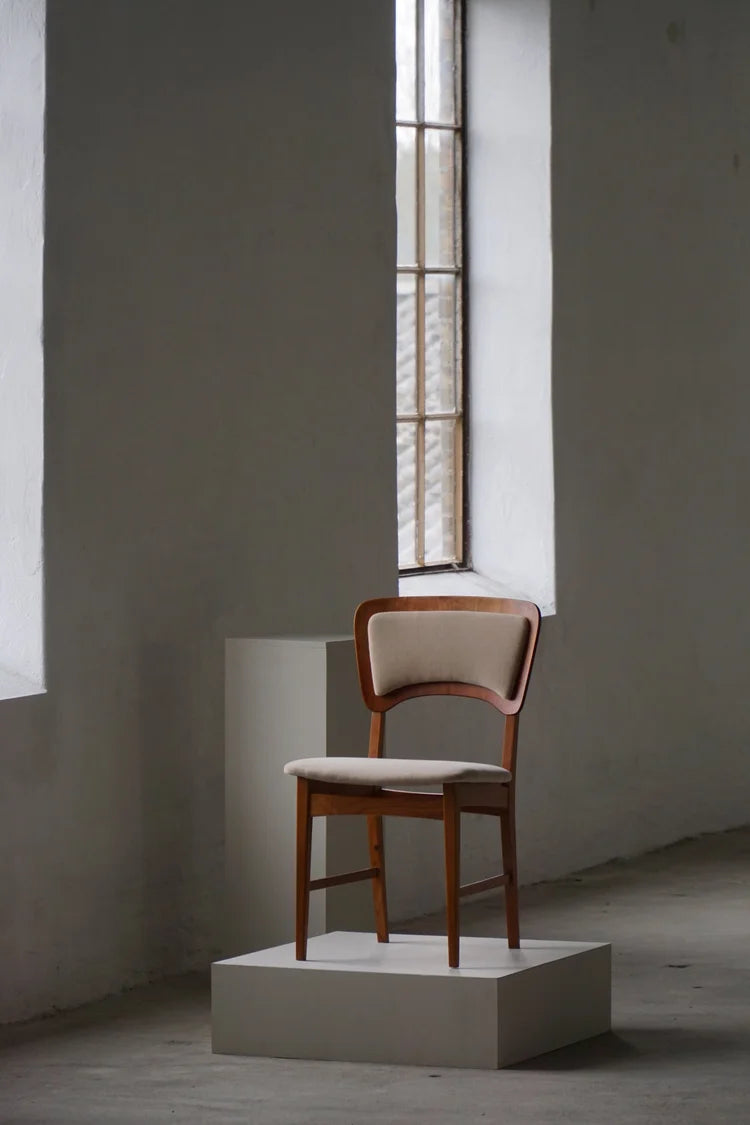 Set_of_6_Scandinavian_Dining_Chairs_in_Oak,_Teak_and_Mohair,_1960s