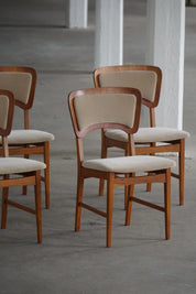 Set_of_6_Scandinavian_Dining_Chairs_in_Oak,_Teak_and_Mohair,_1960s
