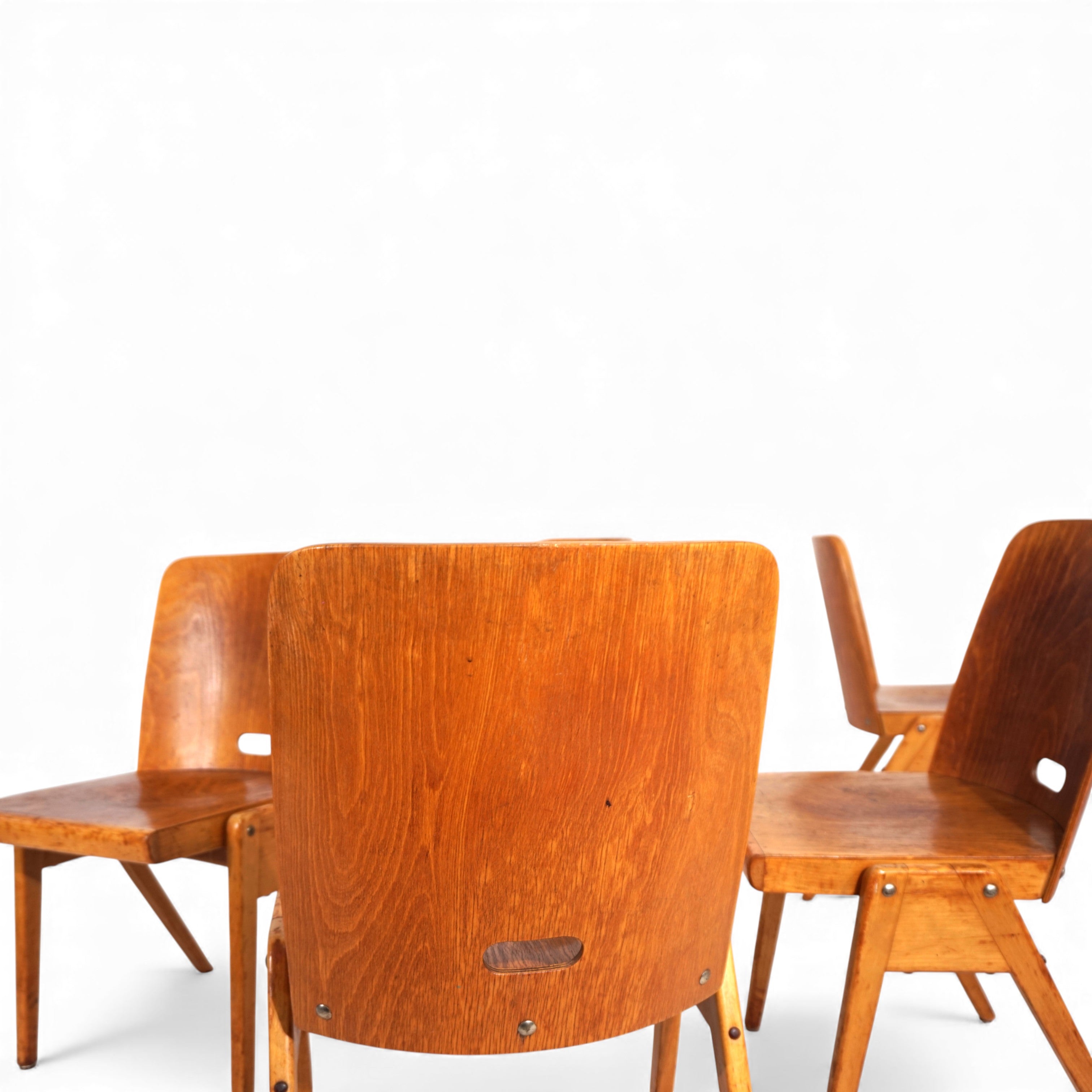 Set_of_6_stackable_dining_chairs_in_Bauhaus_style,_1960