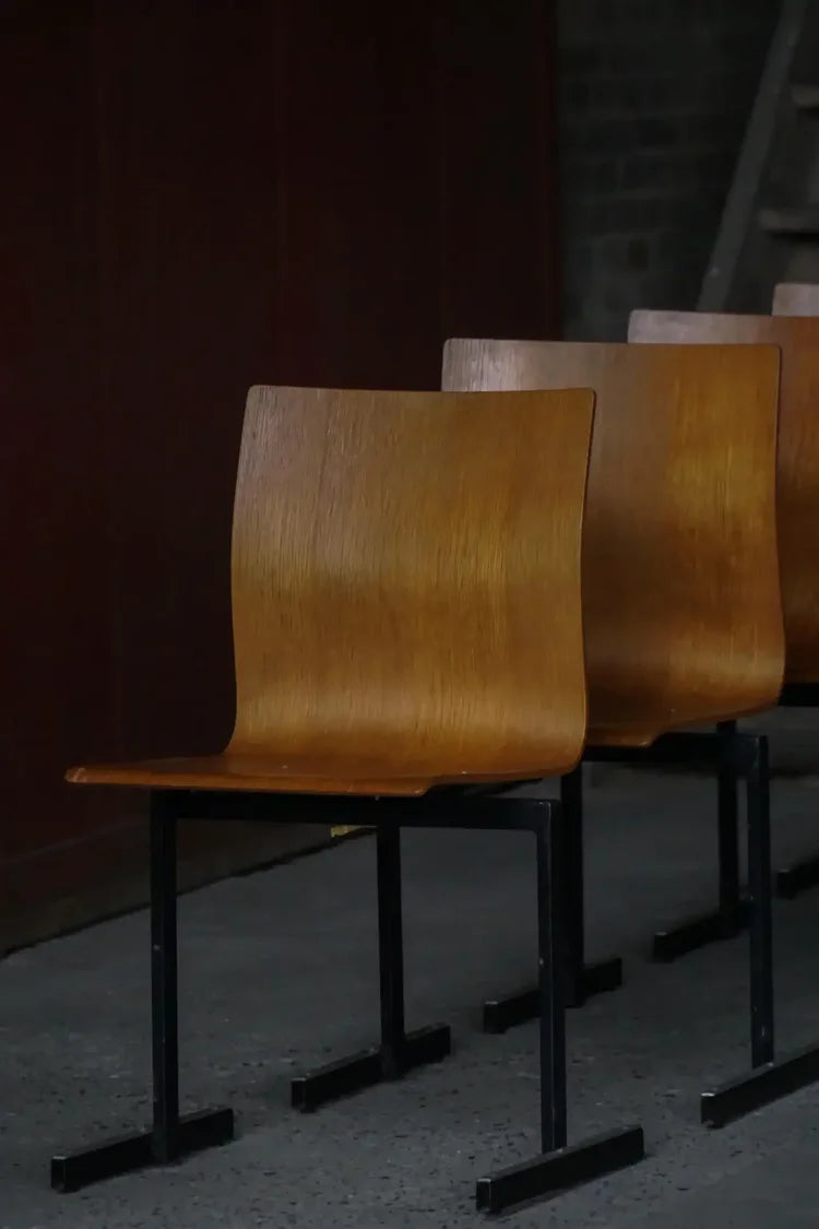 Set_of_6_Stackable_Oak_Chairs_by_Niels_Larsen,_Danish_Mid_Century_Design