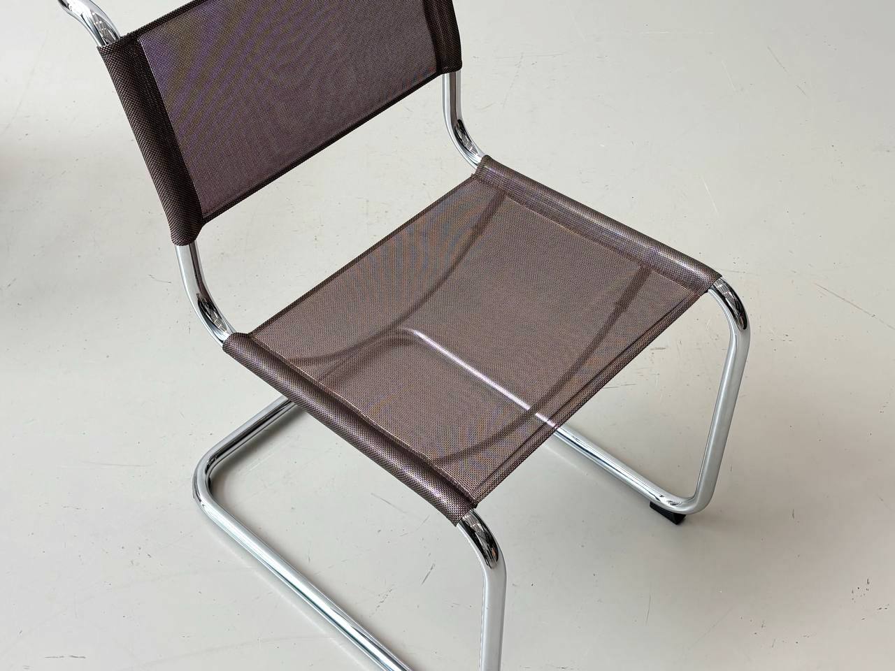 Set_of_6_Thonet_S33_cantilever_chairs_with_brown_mesh_upholstery