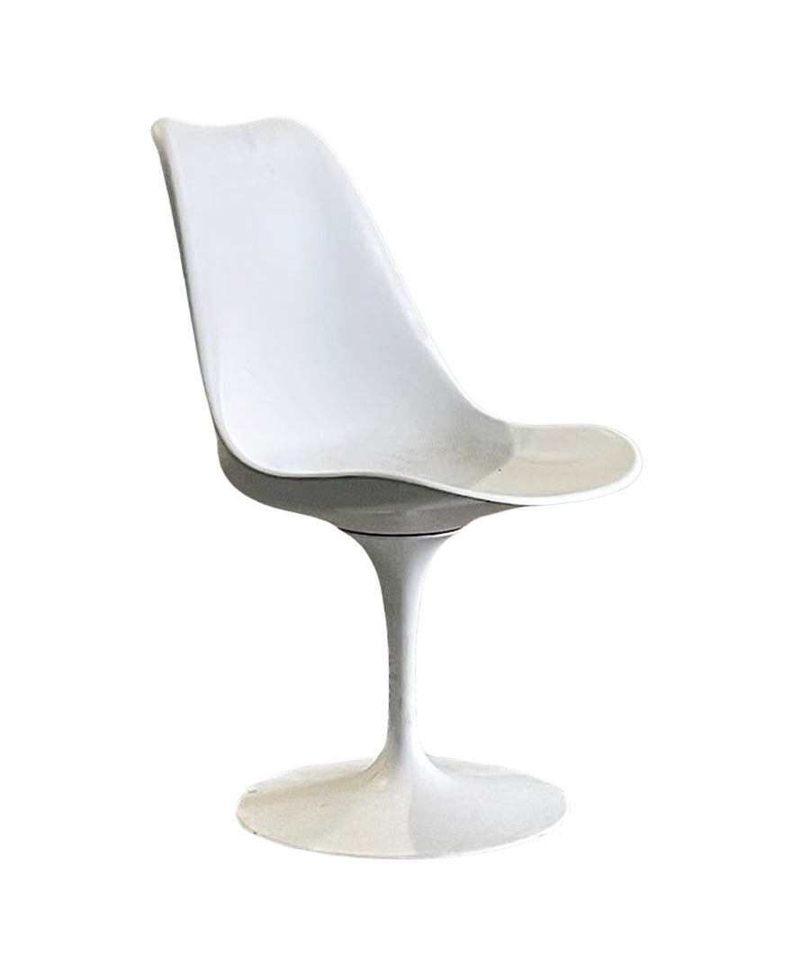 Set_of_6_Tulip_Chairs_by_Eero_Saarinen_for_Knoll_International_from_1960s