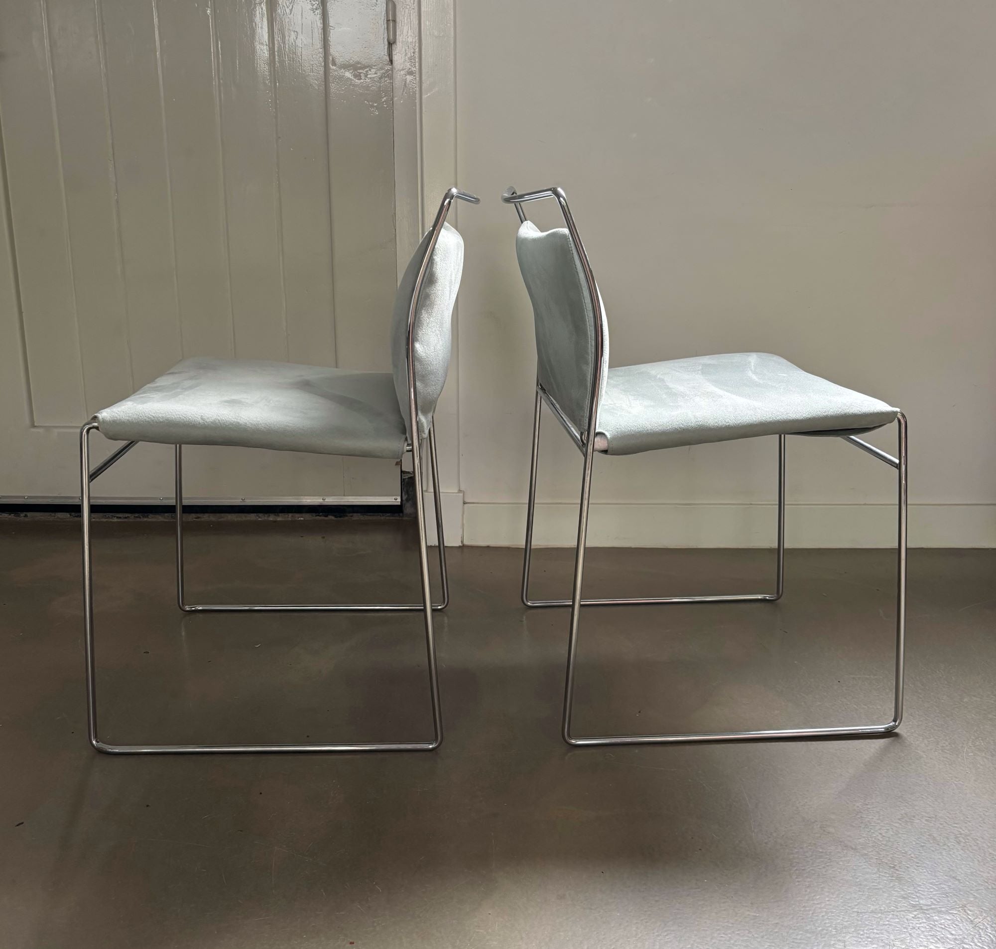 Set_of_6_Tulu_Chairs_by_Kazuhide_Takahama_for_Simon_International,_Light_Blue_Alcantara,_1966