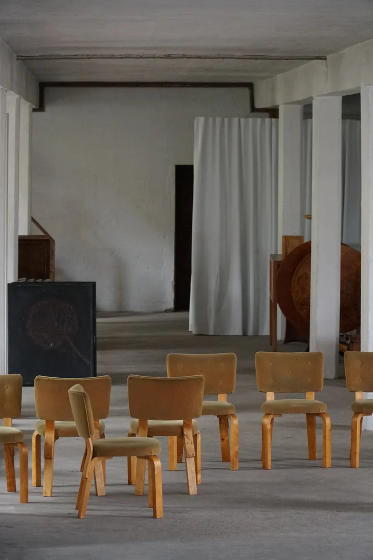 Set_of_7_Alvar_Aalto_Model_62_Dining_Chairs_for_Artek_Hedemora,_Sweden,_1950s