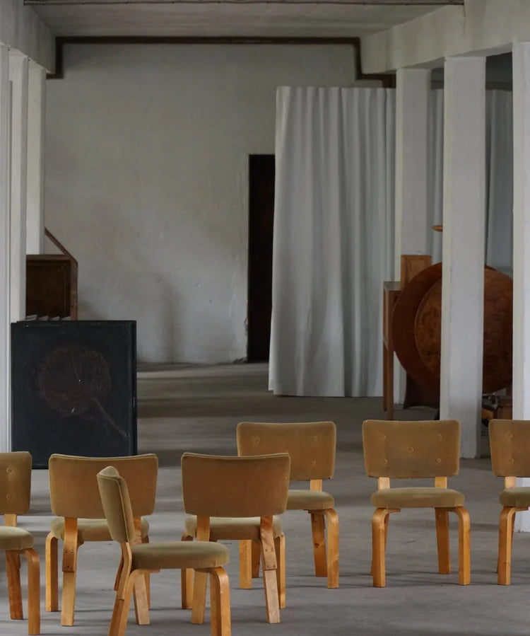 Set_of_7_Alvar_Aalto_Model_62_Dining_Chairs_for_Artek_Hedemora,_Sweden,_1950s