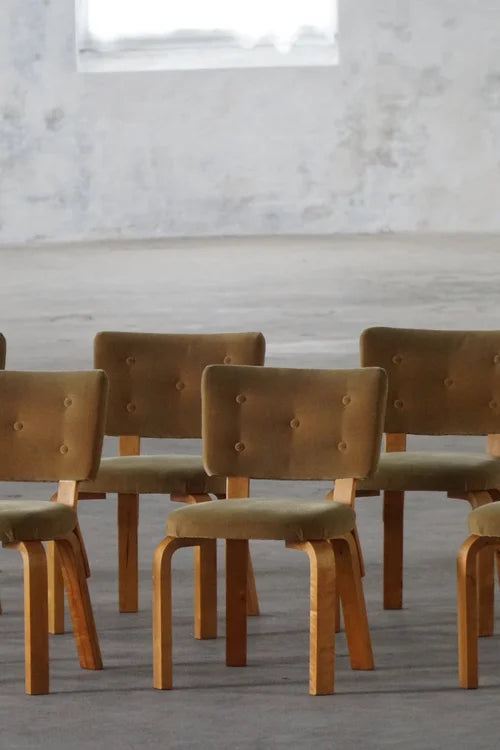 Set_of_7_Alvar_Aalto_Model_62_Dining_Chairs_for_Artek_Hedemora,_Sweden,_1950s