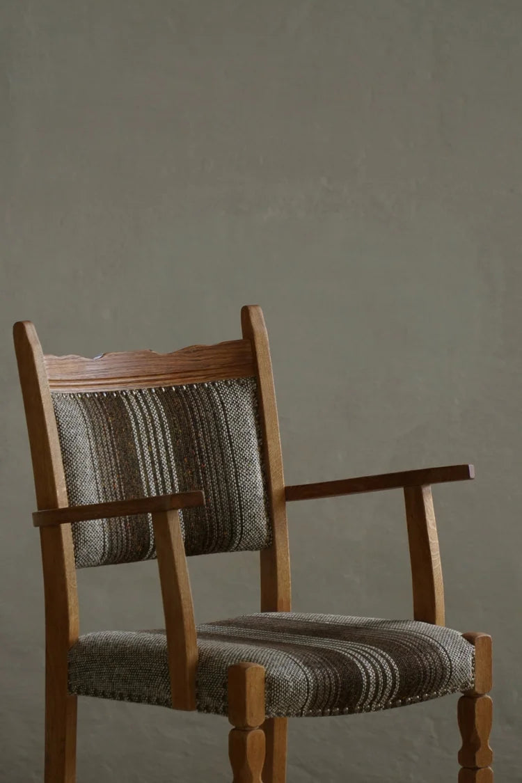 Set_of_8_Danish_Mid_Century_Modern_Oak_Dining_Chairs_with_Wool_Upholstery,_1960s