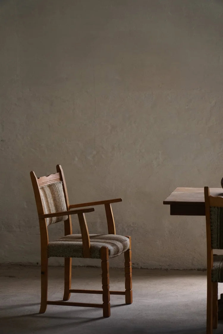 Set_of_8_Danish_Mid_Century_Modern_Oak_Dining_Chairs_with_Wool_Upholstery,_1960s