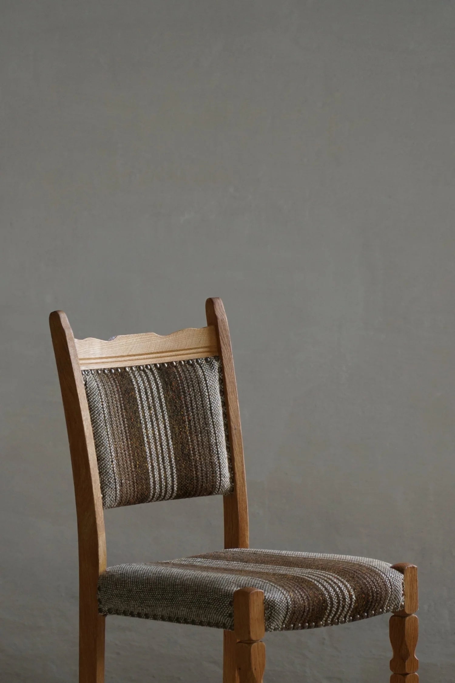 Set_of_8_Danish_Mid_Century_Modern_Oak_Dining_Chairs_with_Wool_Upholstery,_1960s