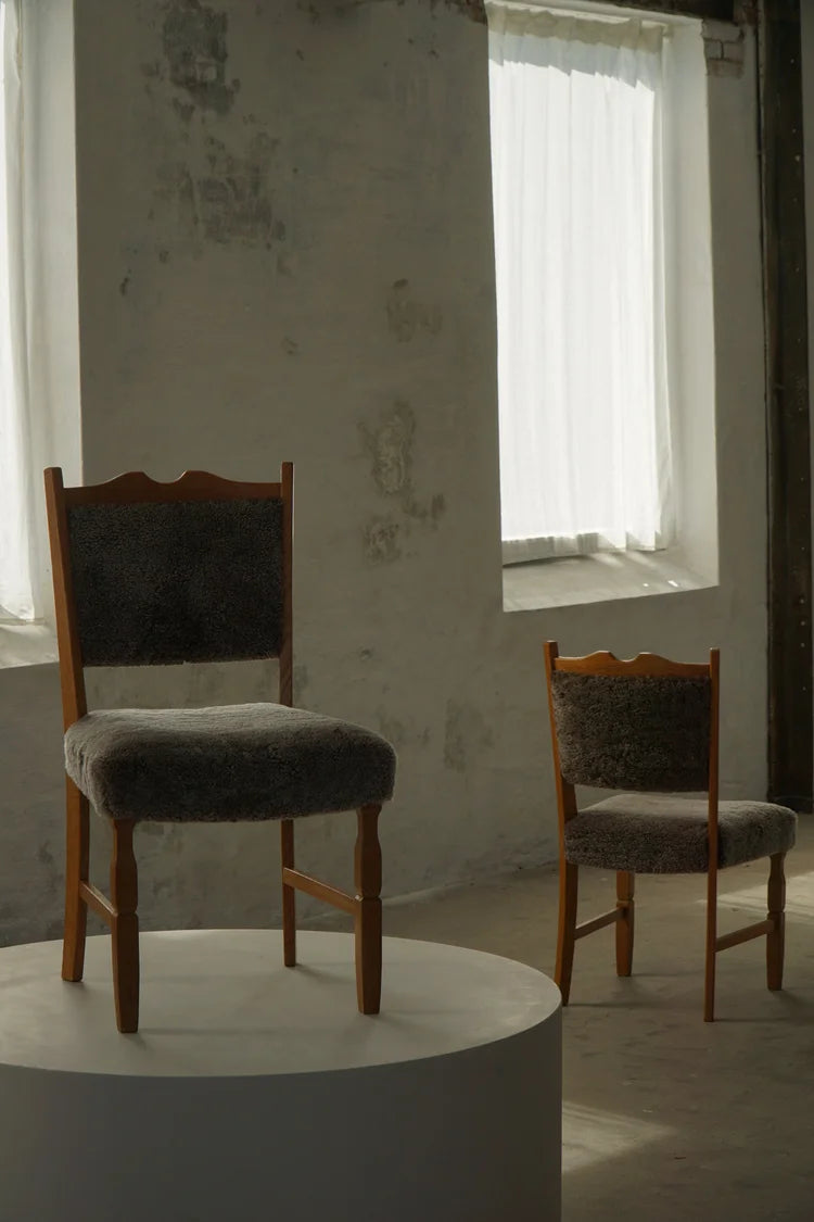 Set_of_8_Danish_Modern_Dining_Chairs_in_Oak_and_Lambswool,_1960s
