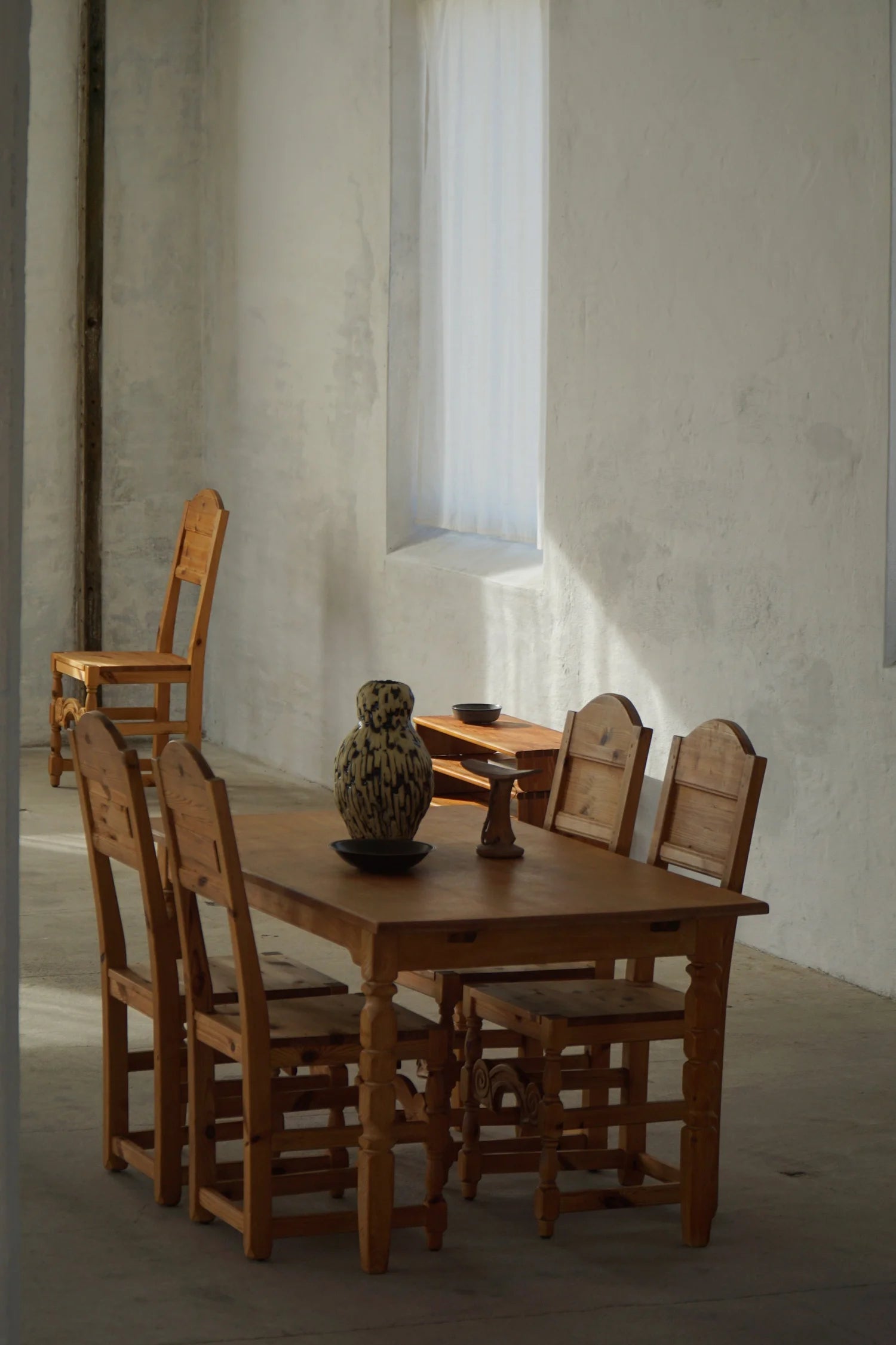 Set_of_8_Solid_Pine_Dining_Chairs,_Scandinavian_Rustic_Design