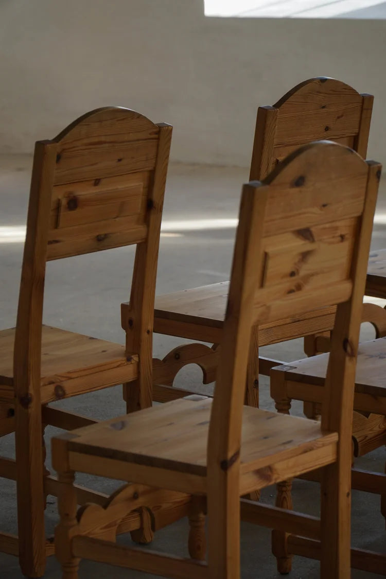 Set_of_8_Solid_Pine_Dining_Chairs,_Scandinavian_Rustic_Design