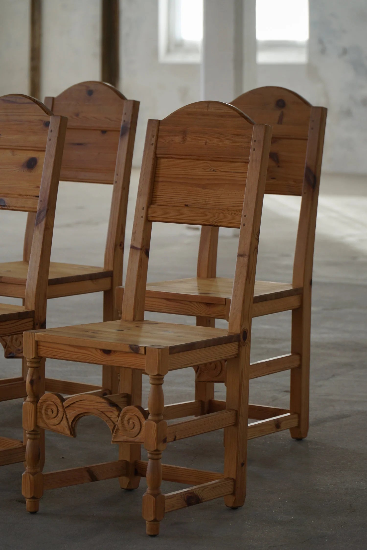 Set_of_8_Solid_Pine_Dining_Chairs,_Scandinavian_Rustic_Design