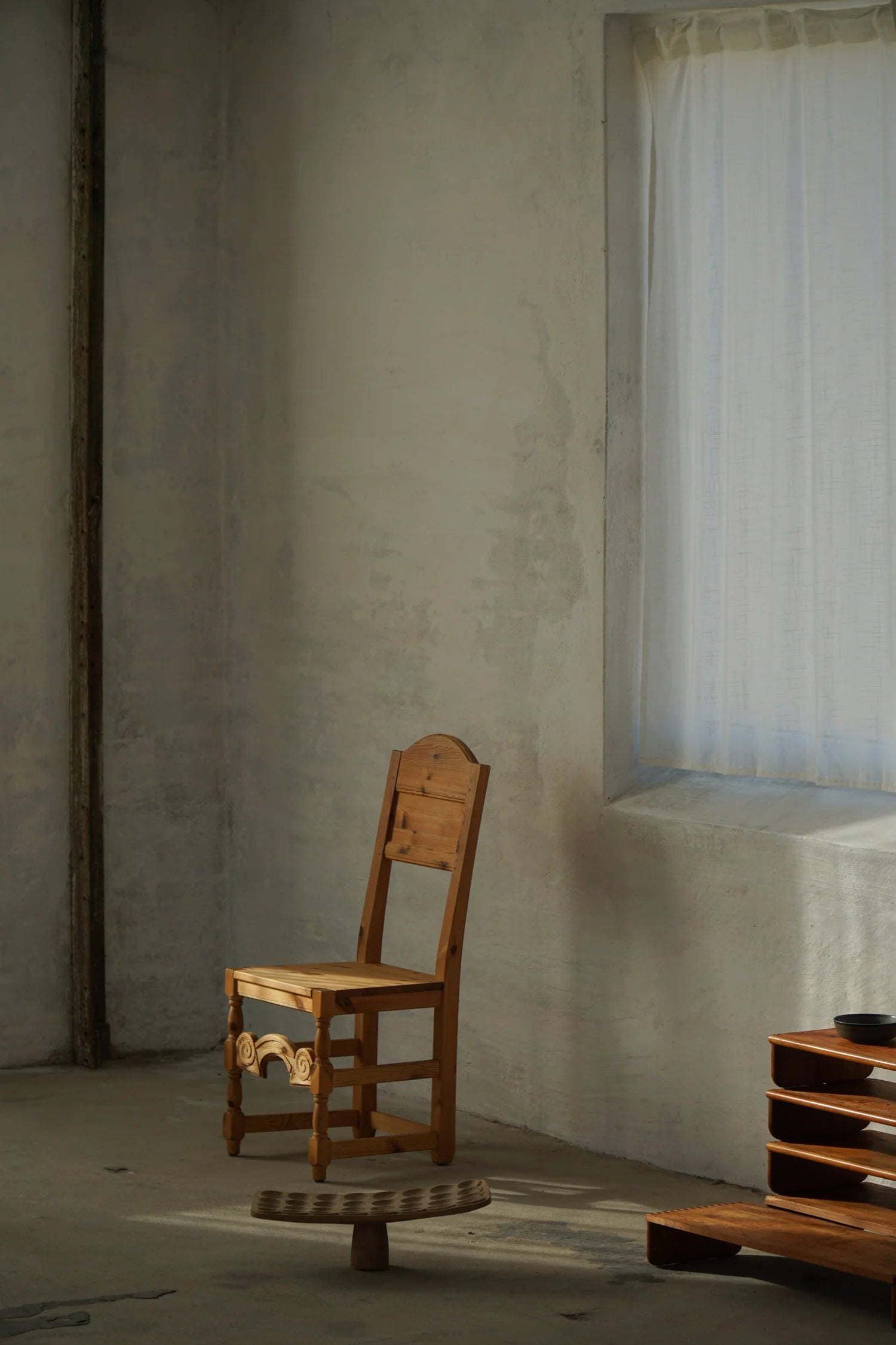 Set_of_8_Solid_Pine_Dining_Chairs,_Scandinavian_Rustic_Design
