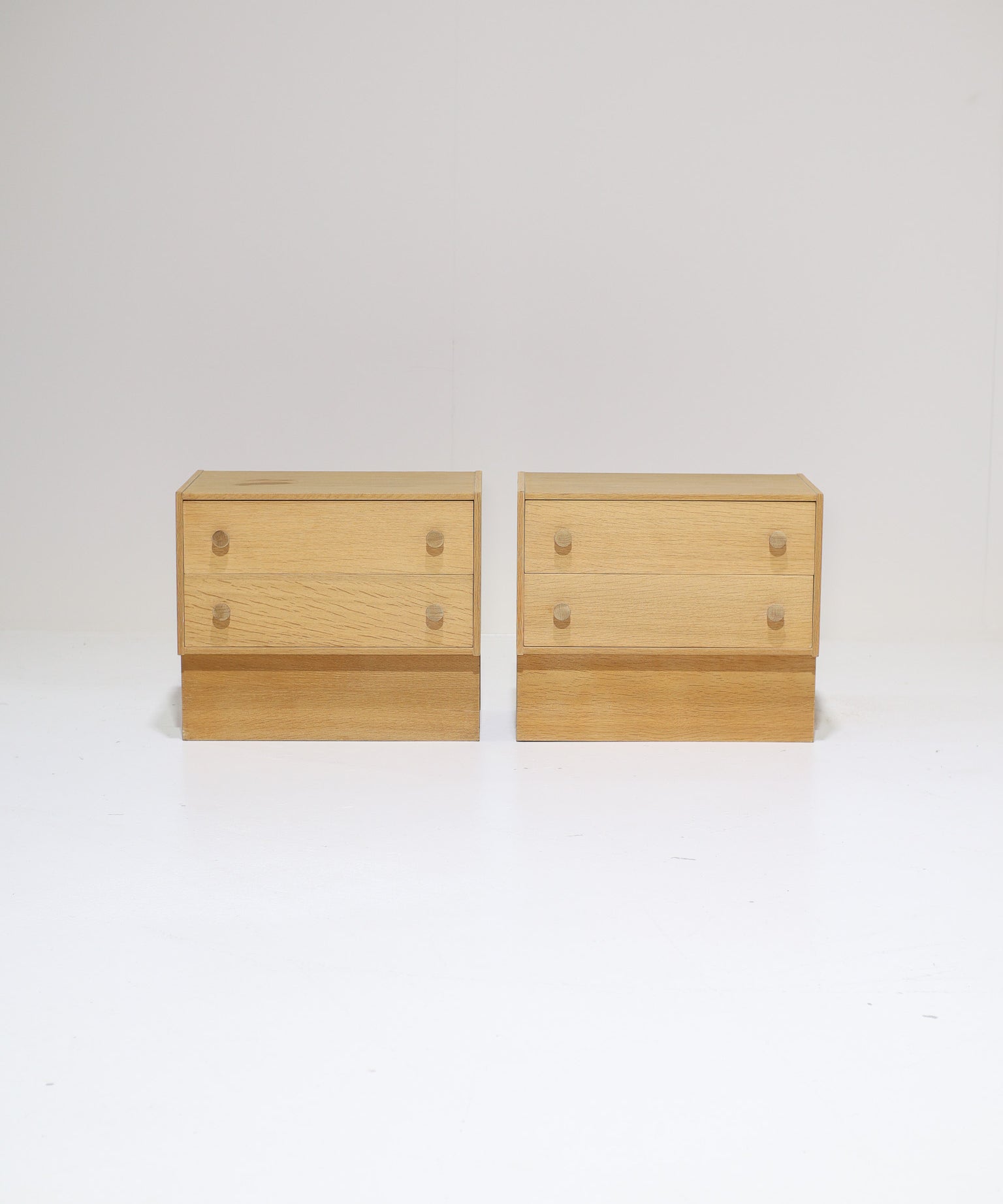 Set_of_2_Oak_Bedside_Tables,_1960s–1970s,_Scandinavia