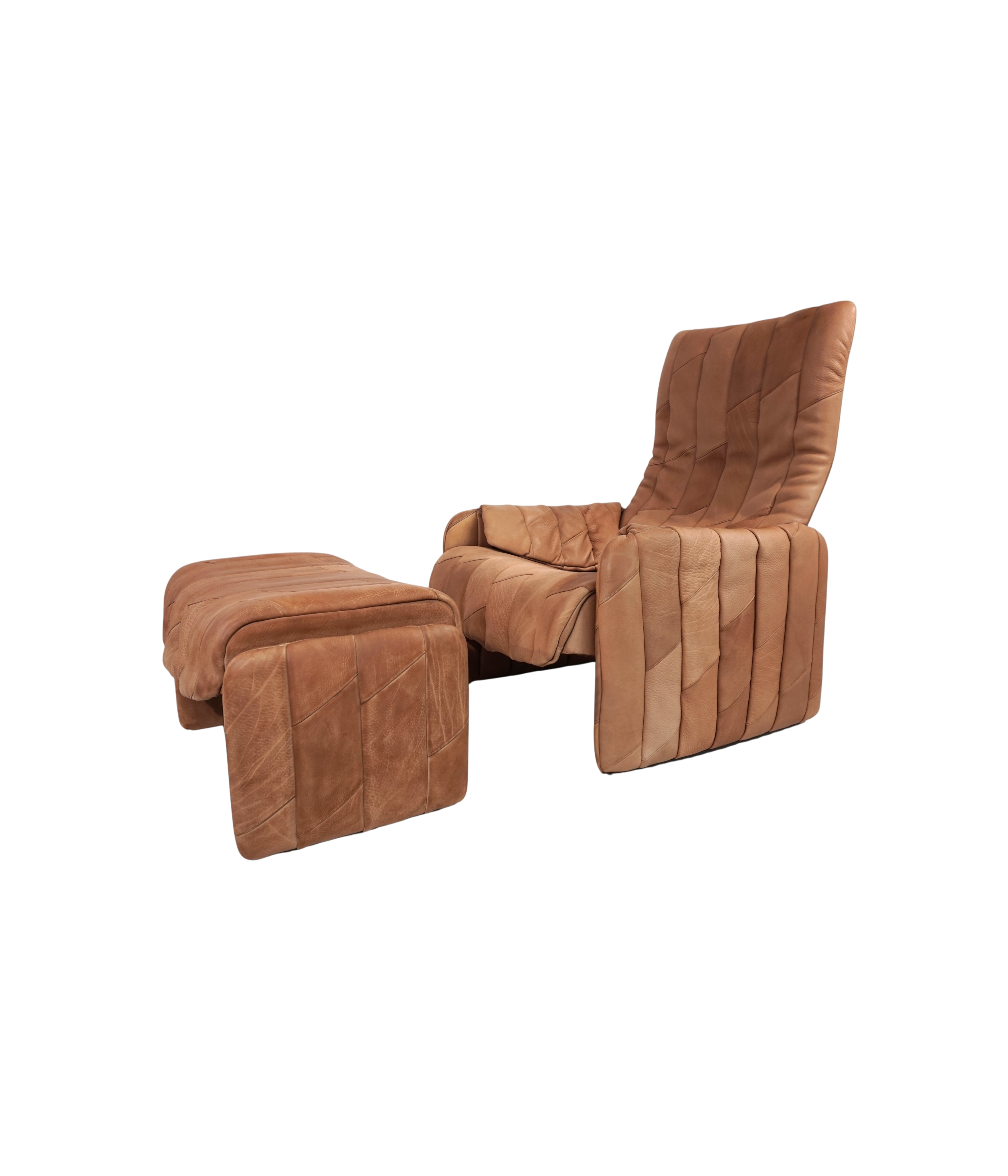 Set_of_de_Sede_DS-50_Patchwork_Lounge_Chair_and_Ottoman_in_Buffalo_Leather,_Switzerland_1970s