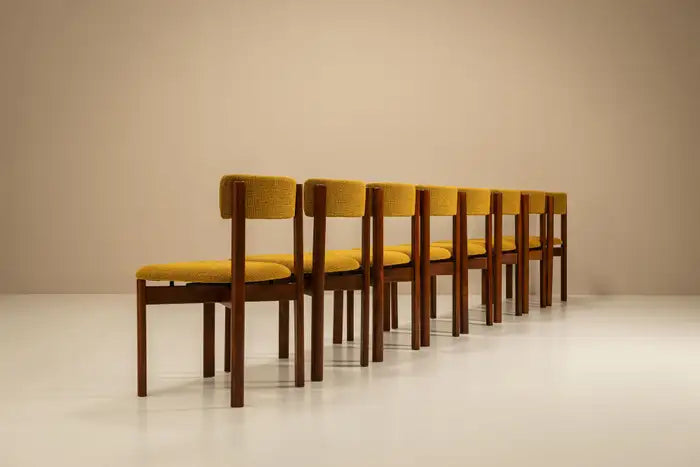 Set_of_8_Italian_Walnut_Dining_Chairs_1970s,_Italy