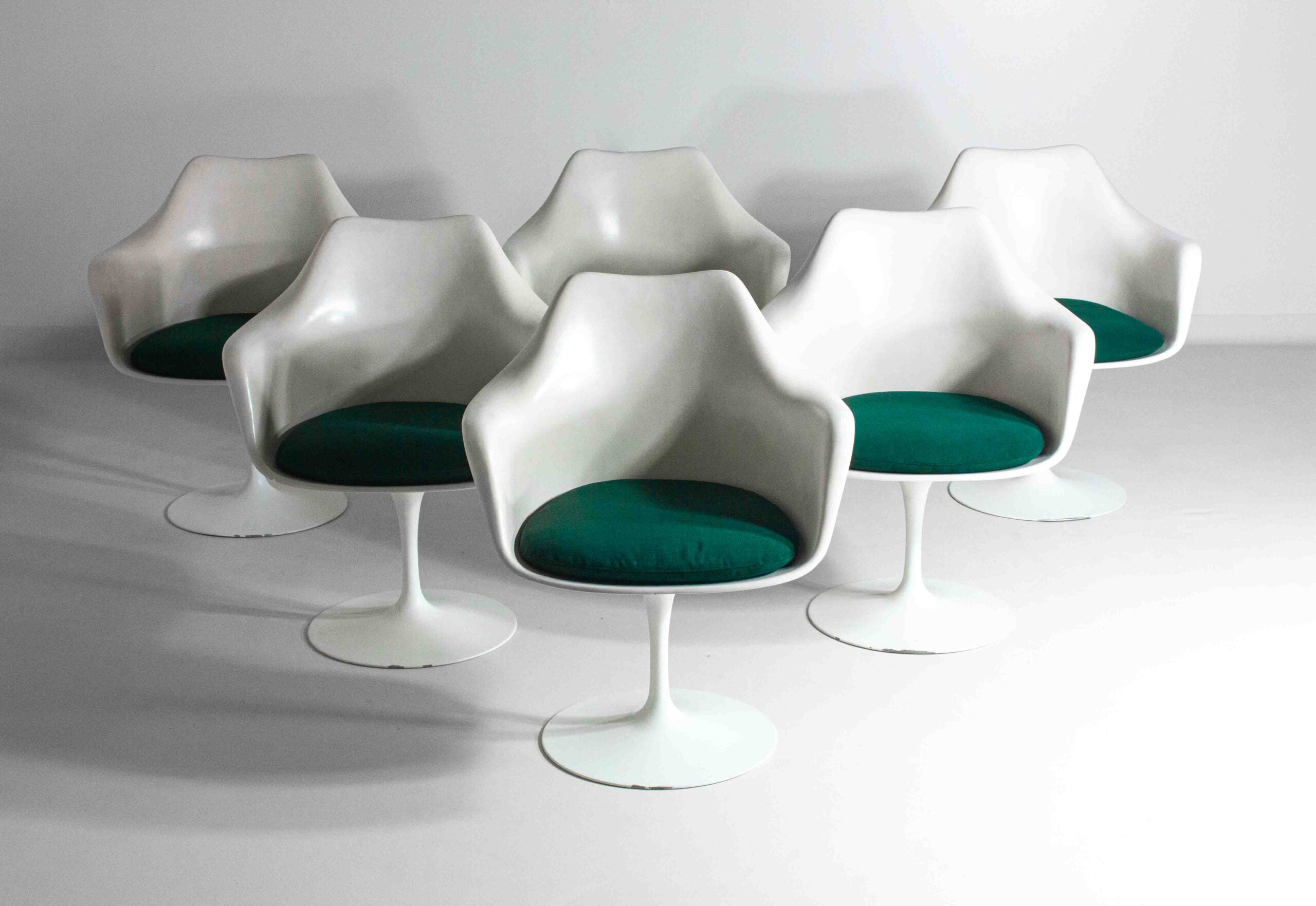 Set_of_8_Eero_Saarinen_Tulip_Armchairs_for_Knoll,_1970s_with_Green_Cushions
