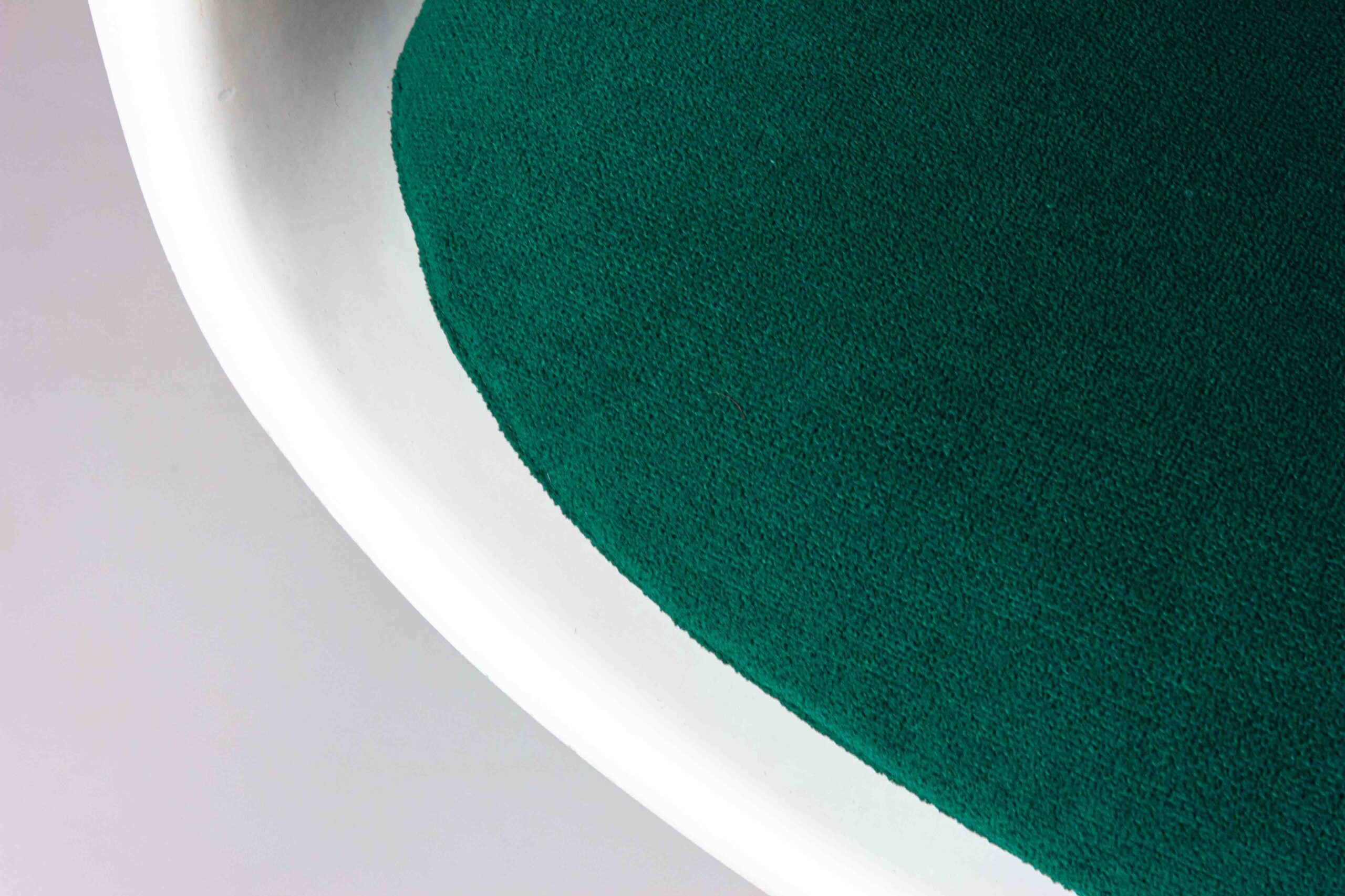 Set_of_8_Eero_Saarinen_Tulip_Armchairs_for_Knoll,_1970s_with_Green_Cushions