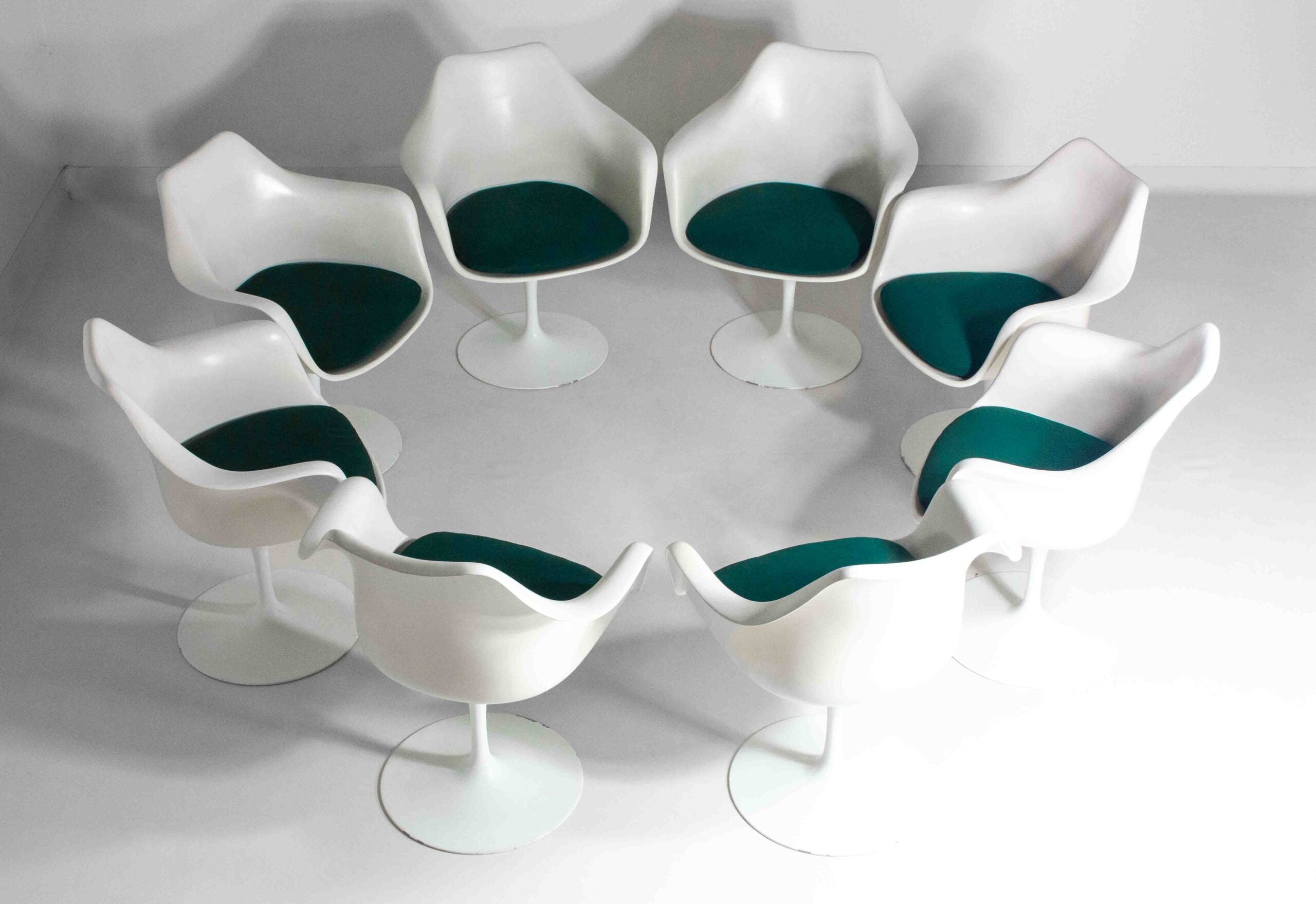 Set_of_8_Eero_Saarinen_Tulip_Armchairs_for_Knoll,_1970s_with_Green_Cushions