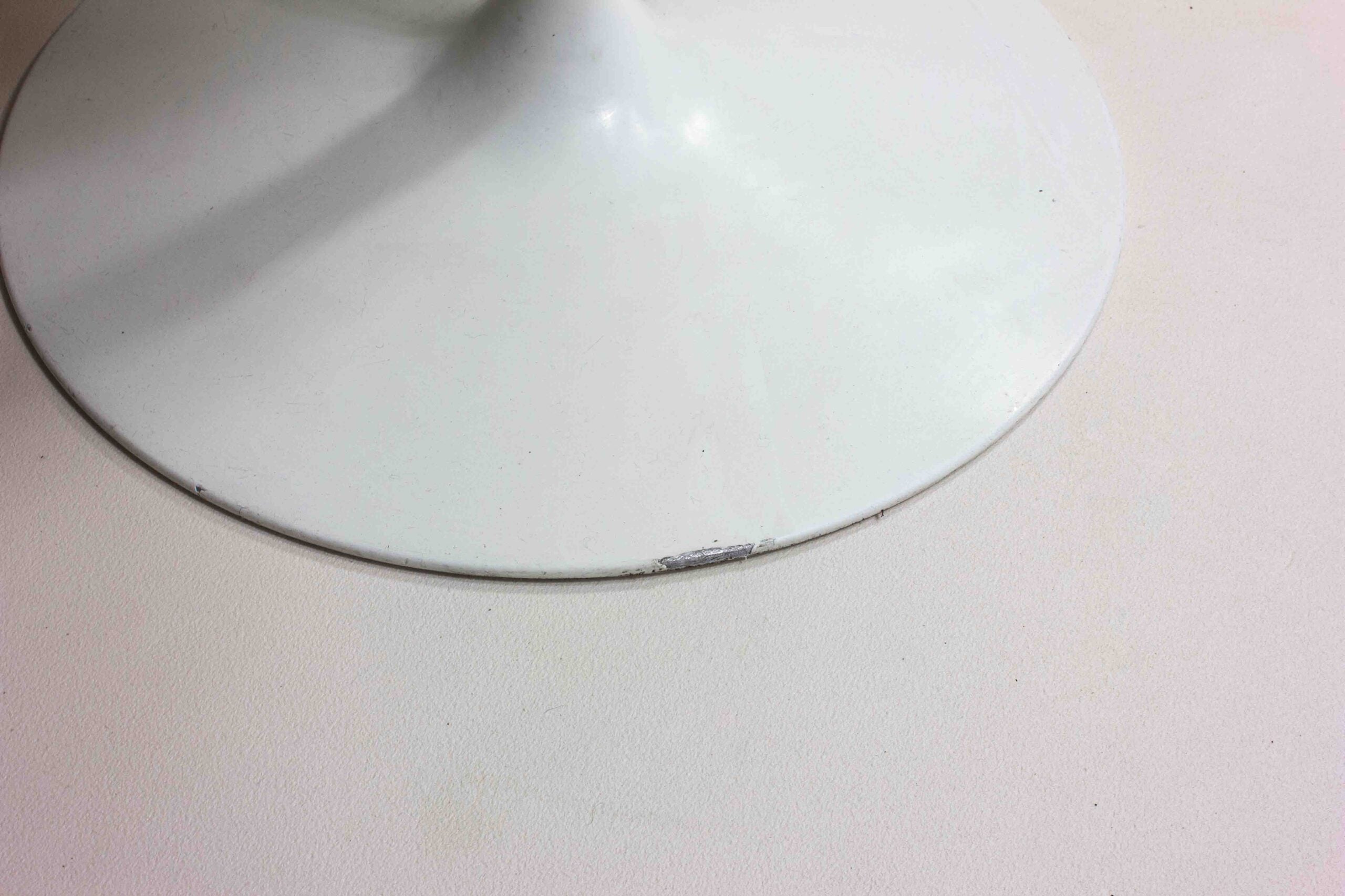 Set_of_8_Eero_Saarinen_Tulip_Armchairs_for_Knoll,_1970s_with_Green_Cushions