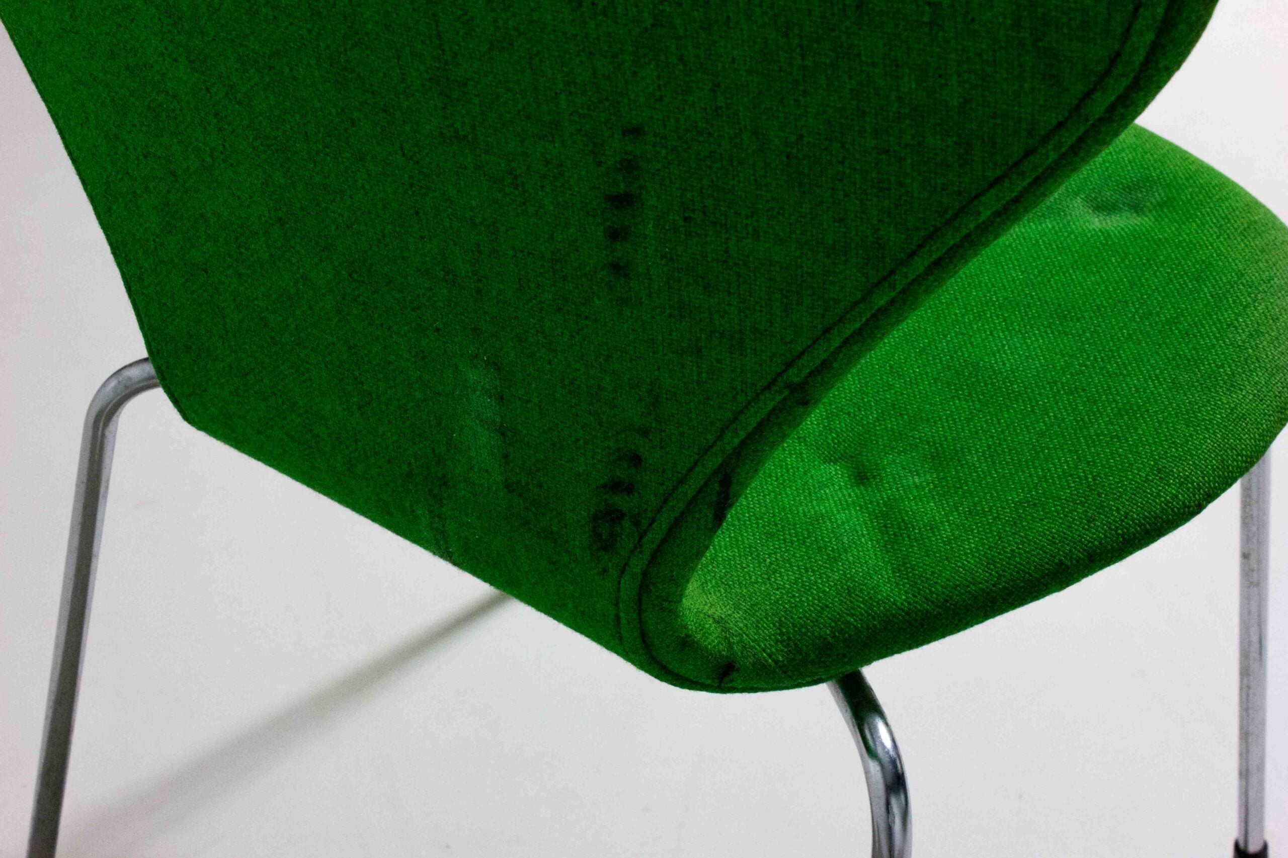 Set_of_4_Arne_Jacobsen_“Butterfly”_Chairs_by_Fritz_Hansen,_1980s_Emerald_Green