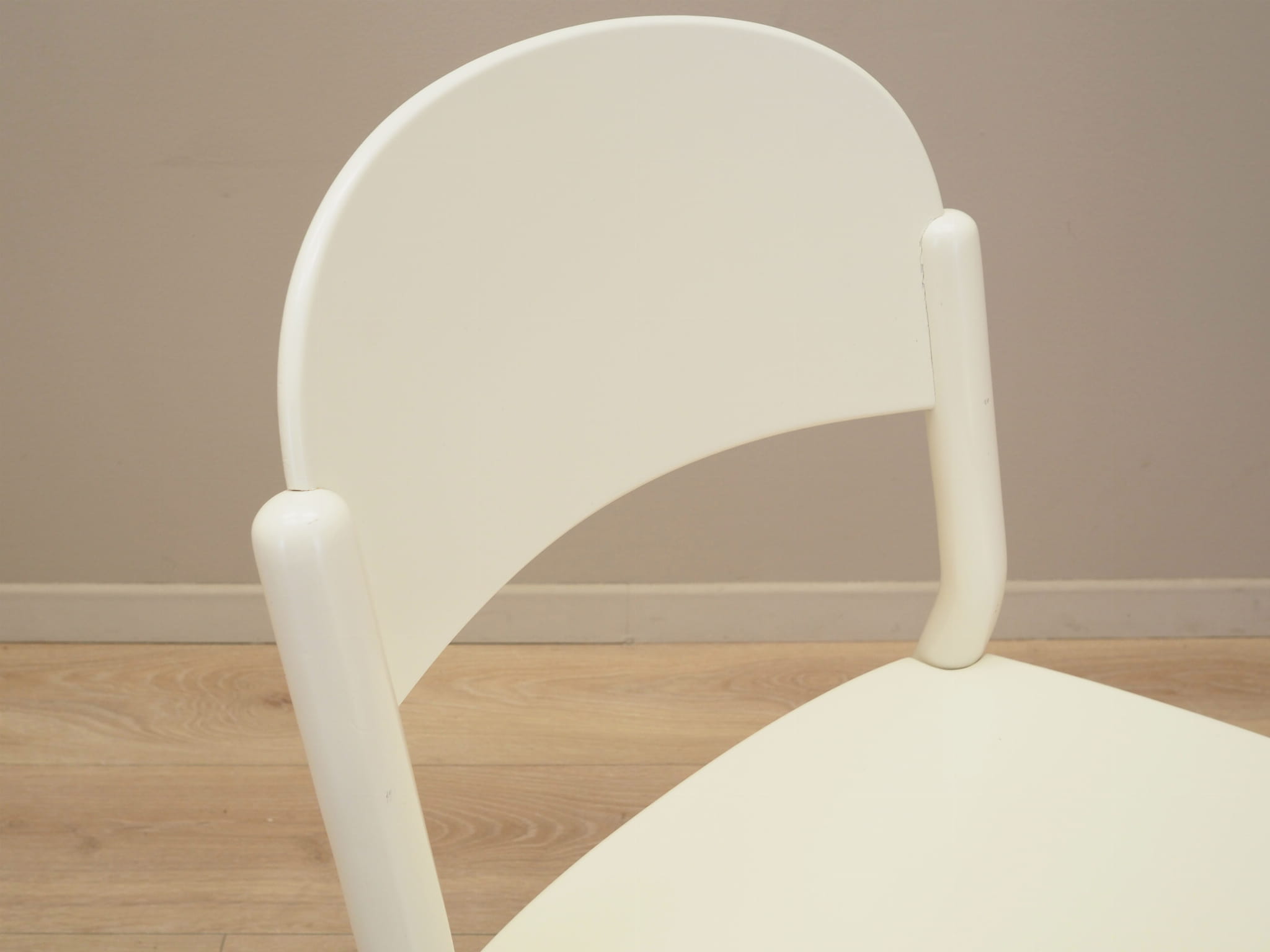 Set_Of_Four_Beech_Chairs,_Italian_Design,_1970s,_Italy