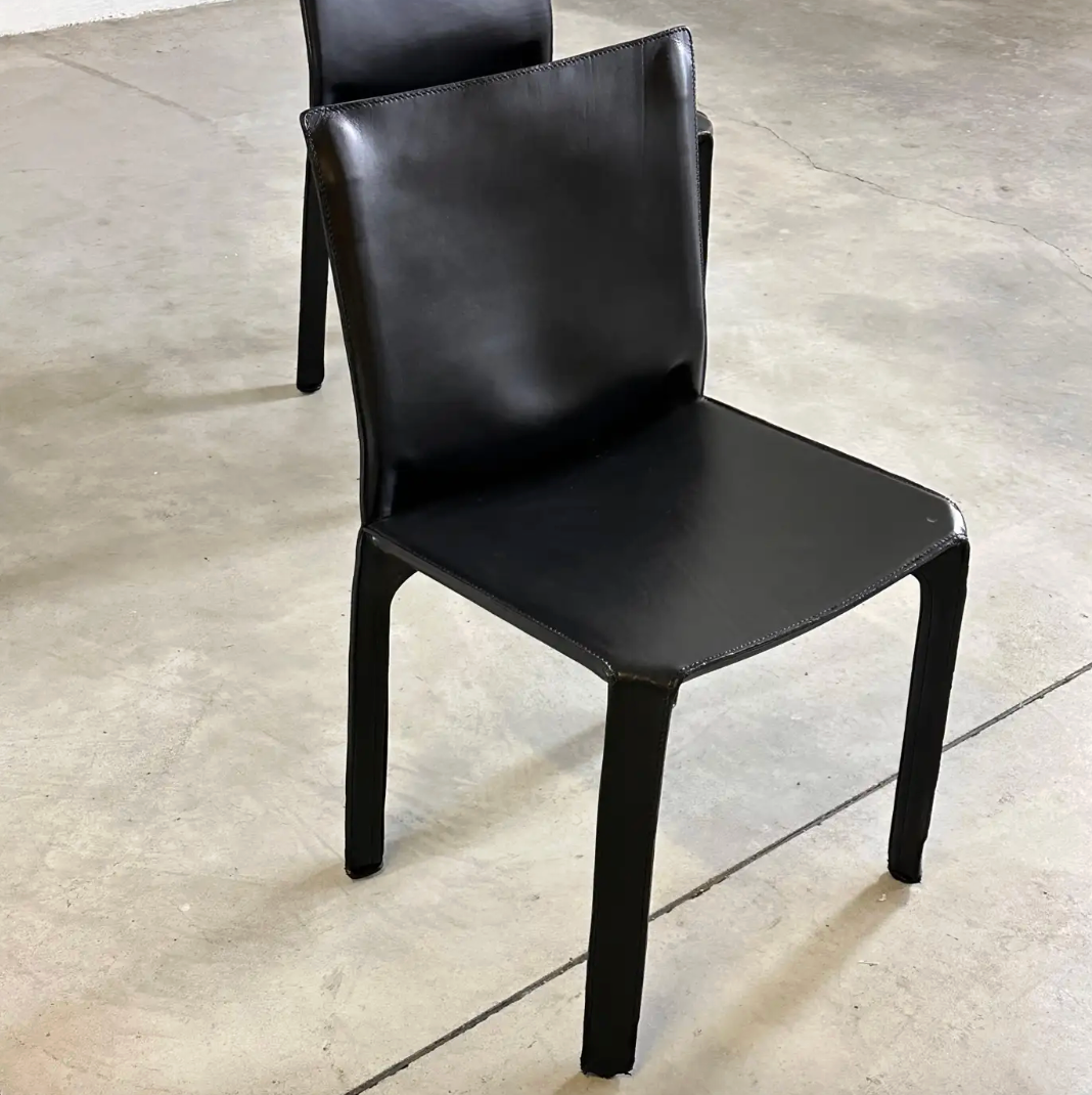 Set_of_4_CAB_412_Chairs_by_Mario_Bellini_for_Cassina_in_Black_Leather,_1970s