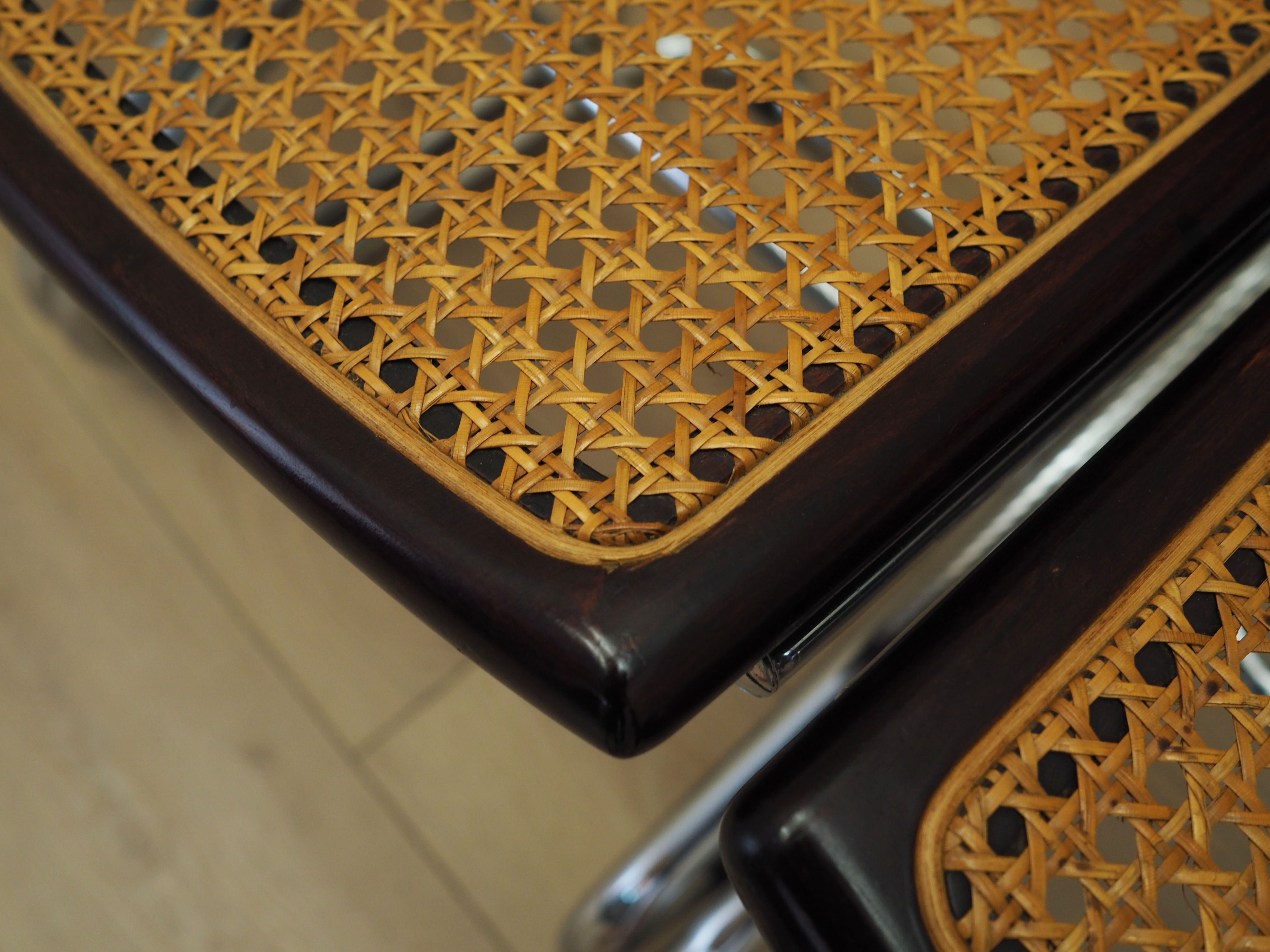 Set_of_4_Chairs,_Bauhaus_Design,_Metal_Frame,_Rattan_And_Beech,_1960s_Italy