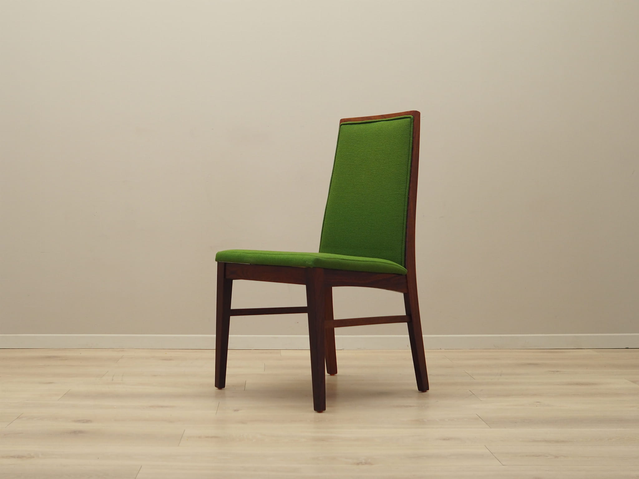 Set_of_4_Chairs,_Dyrlund,_Rosewood,_1970s,_Denmark