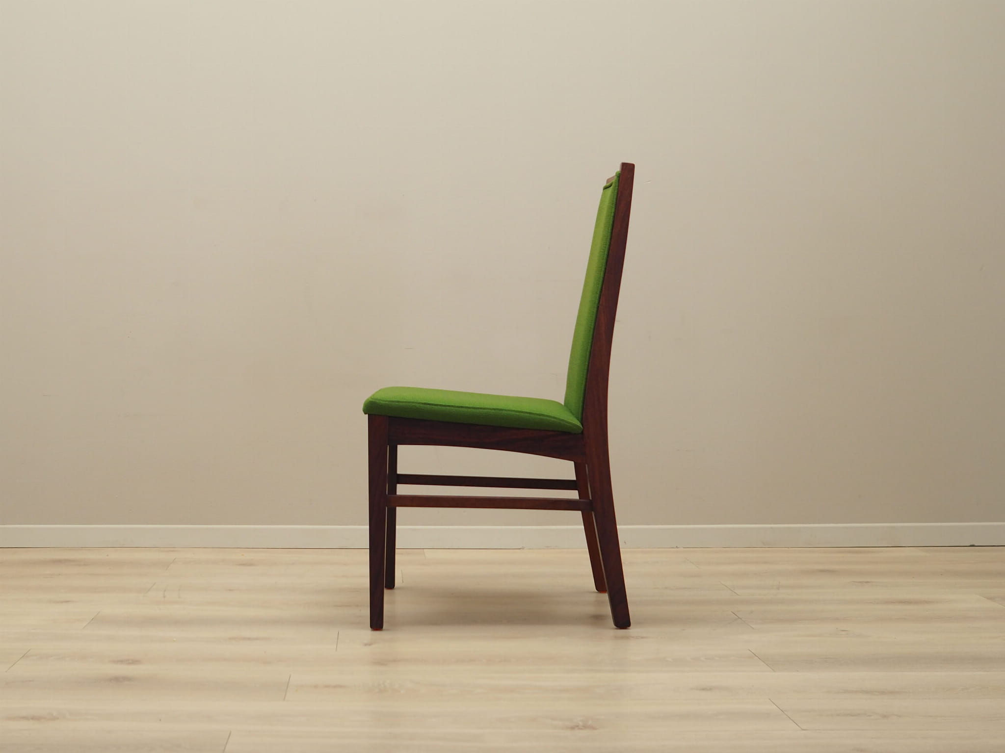 Set_of_4_Chairs,_Dyrlund,_Rosewood,_1970s,_Denmark