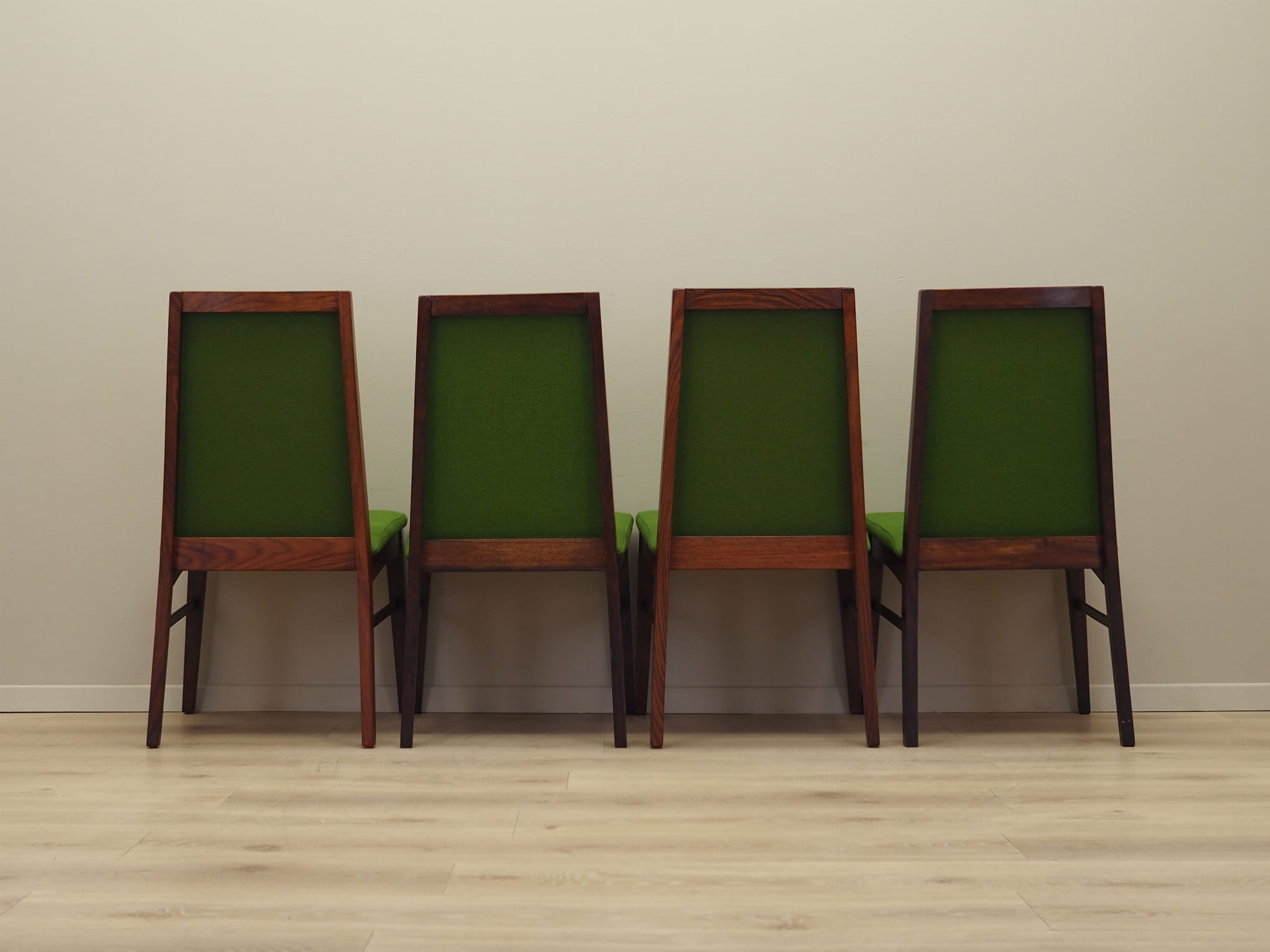 Set_of_4_Chairs,_Dyrlund,_Rosewood,_1970s,_Denmark