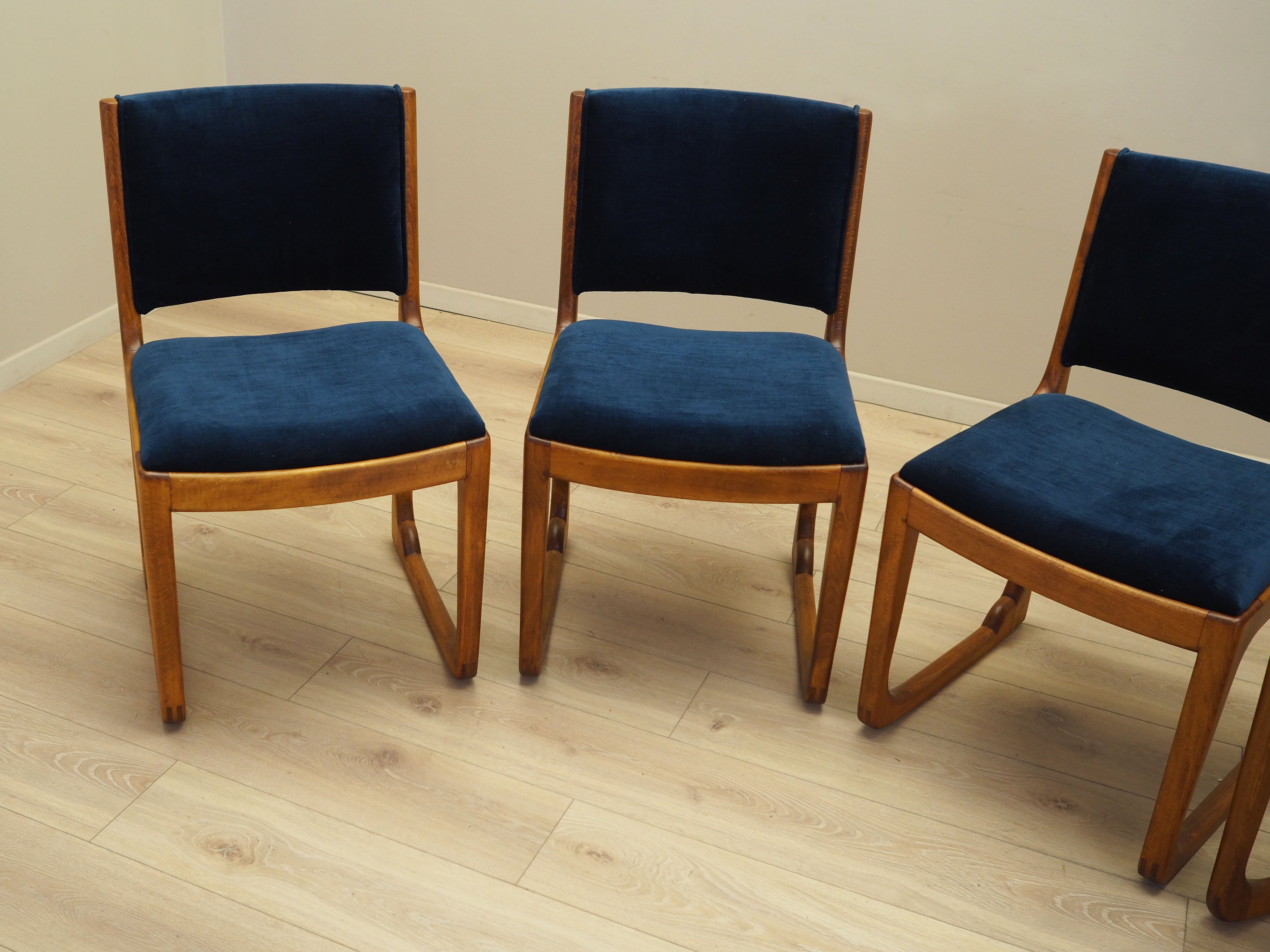 Set_of_4_Chairs,_Holger_Jacobsen_for_Fritz_Hansen,_Beech_Wood,_1950s,_Denmark