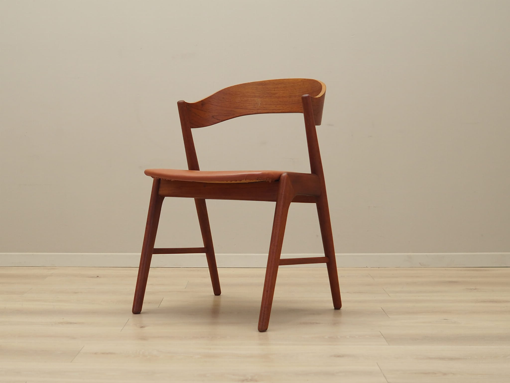 Set_of_4_Chairs,_Korup_Stolefabrik,_Teak_Wood,_1970s,_Denmark