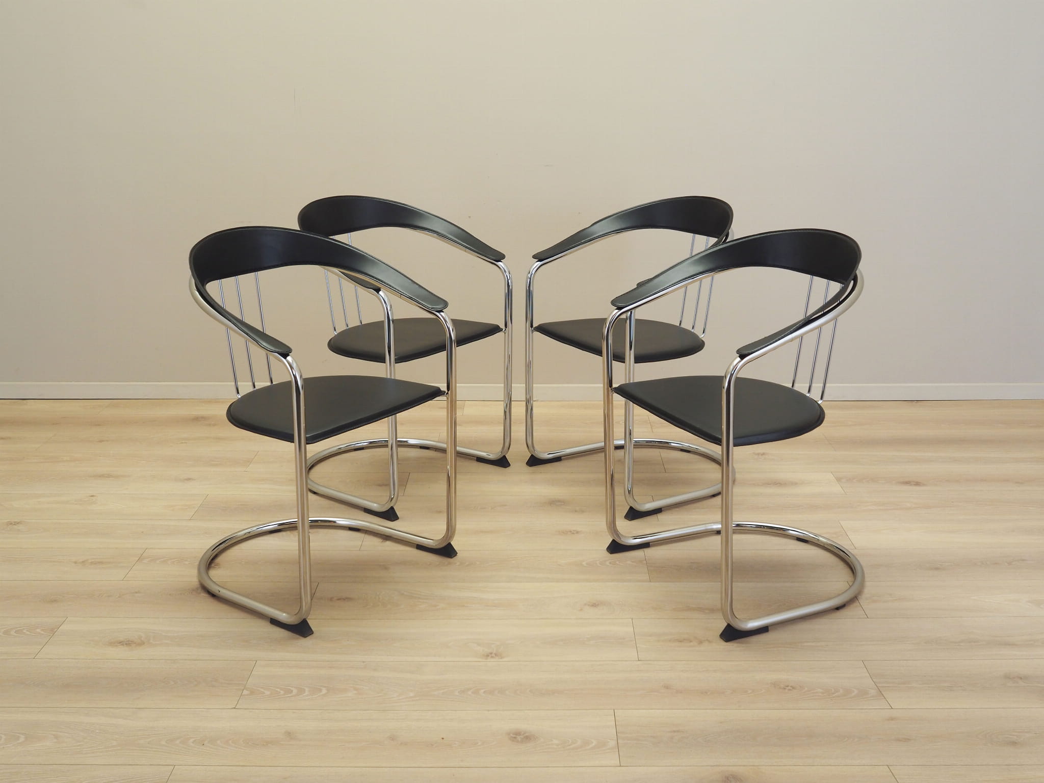 Set_of_4_Chairs,_Metal_and_Leather,_1980s,_Italy