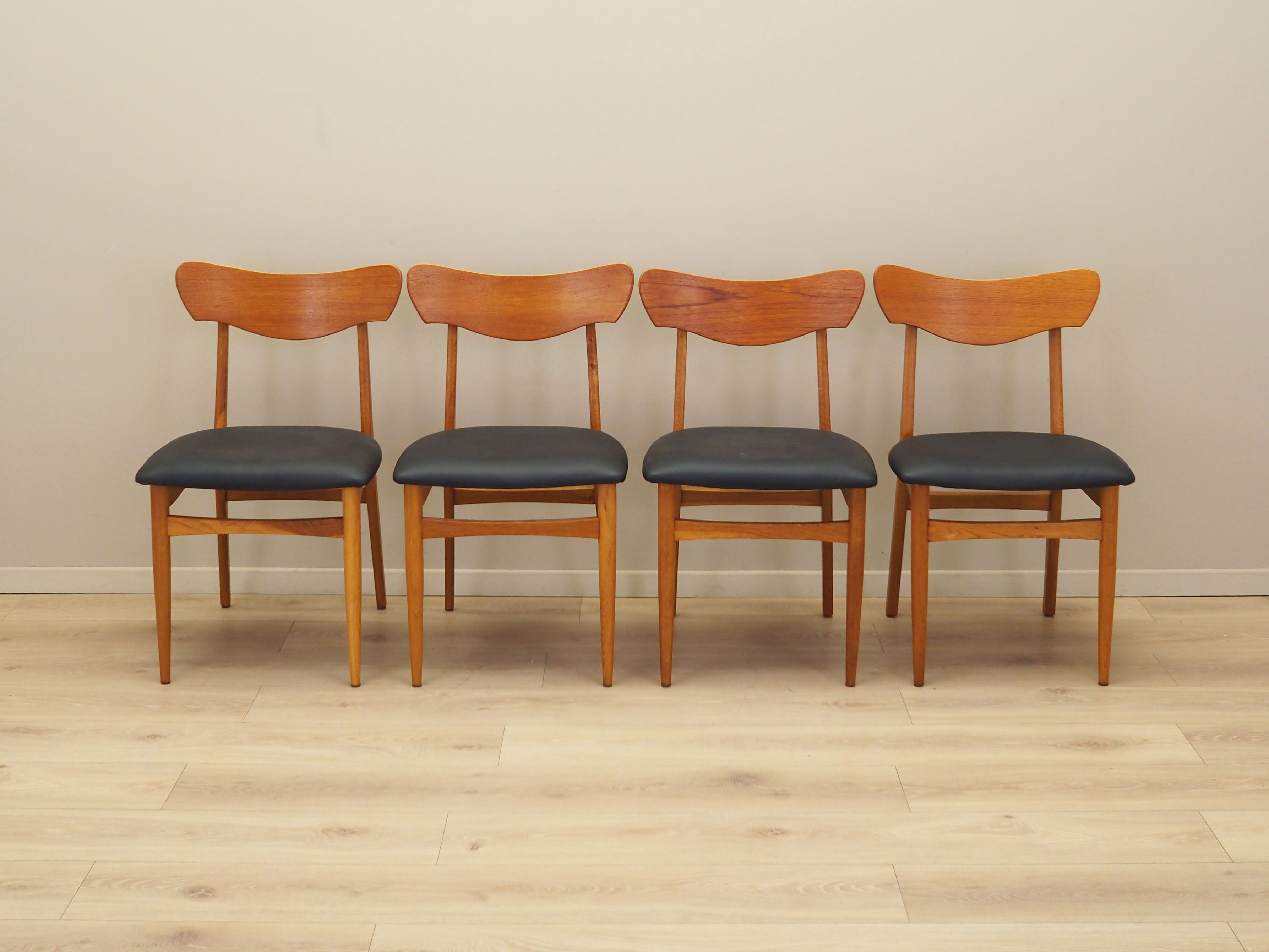 Set_of_4_Chairs,_Wood,_1970s,_Denmark