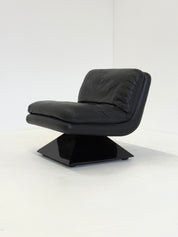 Set_of_4_Hans_von_Klier_armchairs_with_coffee_table_for_Giuseppe_Rossi_di_Albizzate