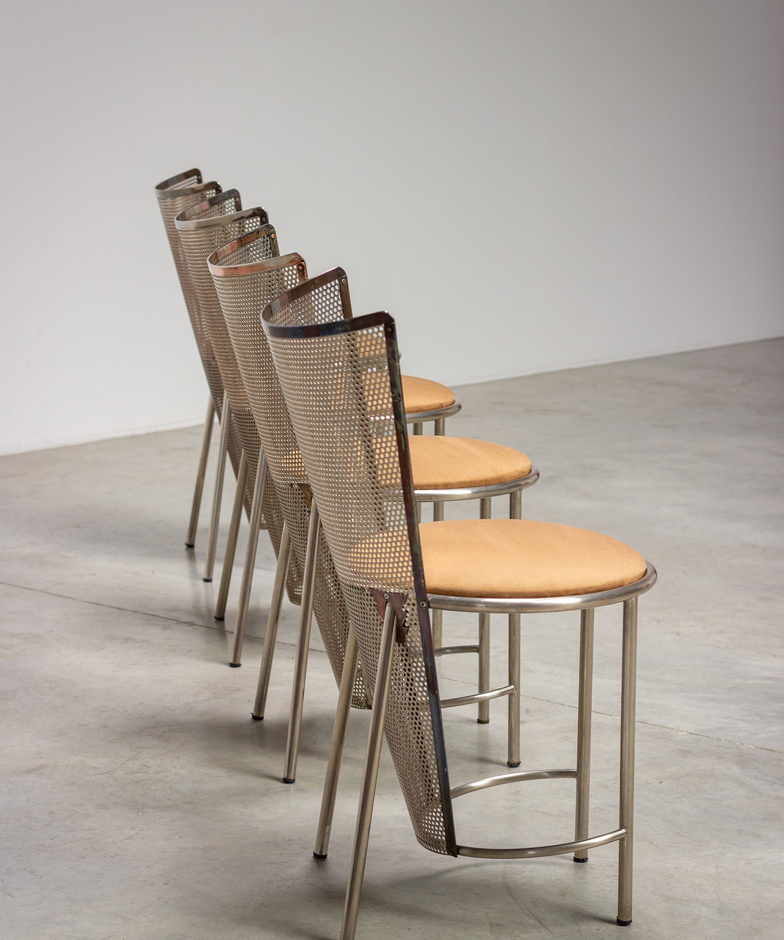 Set_of_4_Sevilla_chairs_by_Frans_Van_Praet_for_the_Pavilion_in_1992_World_Expo