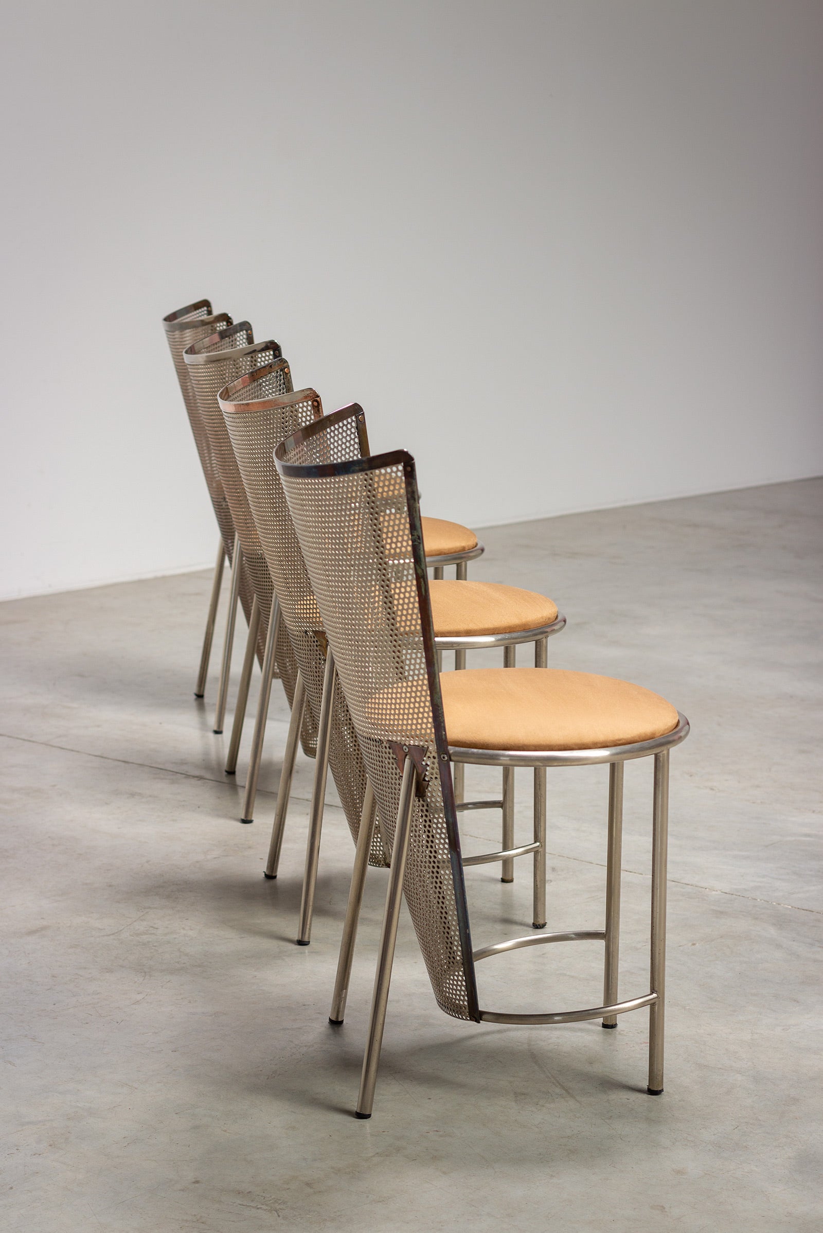 Set_of_4_Sevilla_chairs_by_Frans_Van_Praet_for_the_Pavilion_in_1992_World_Expo