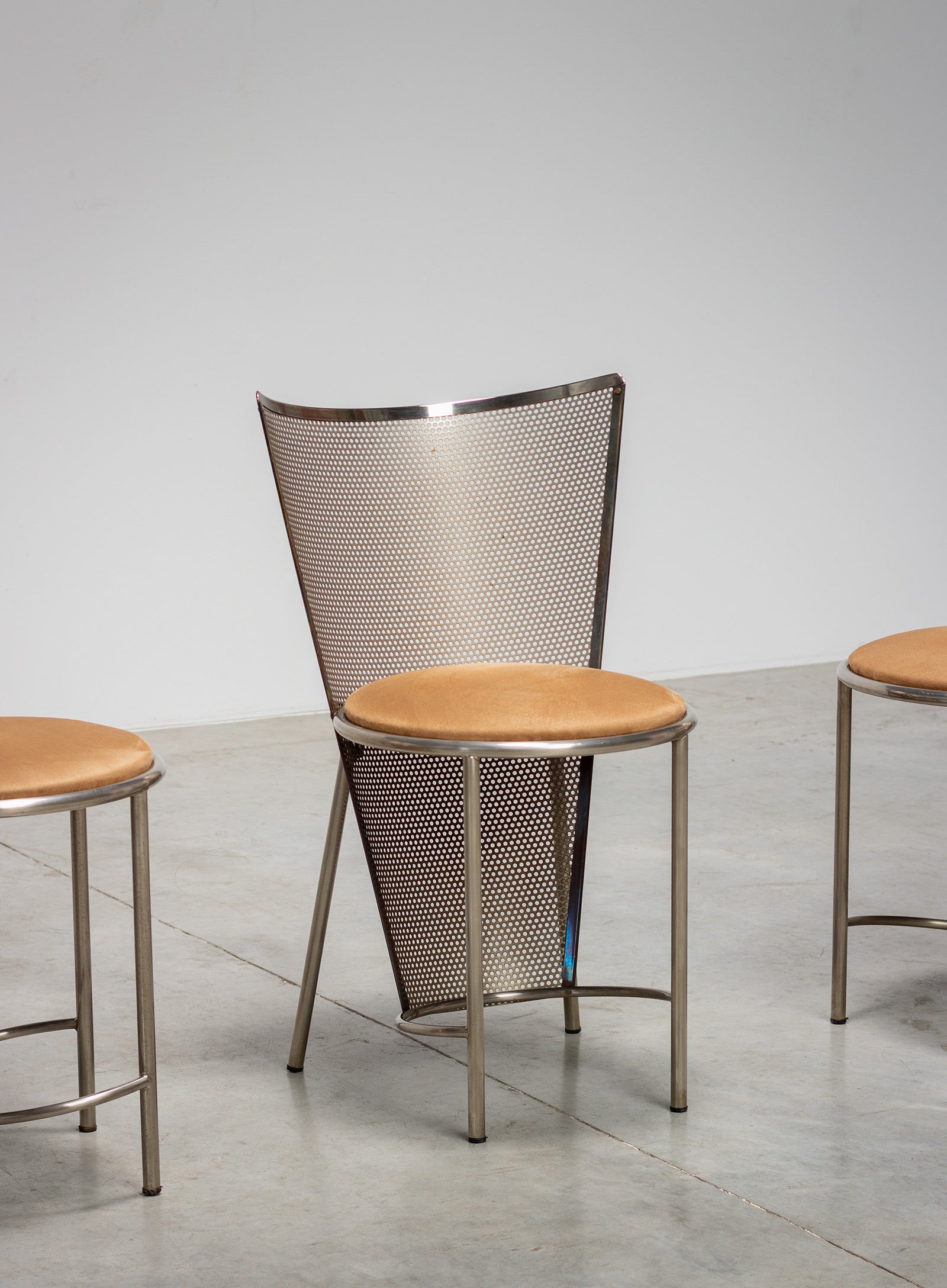 Set_of_4_Sevilla_chairs_by_Frans_Van_Praet_for_the_Pavilion_in_1992_World_Expo