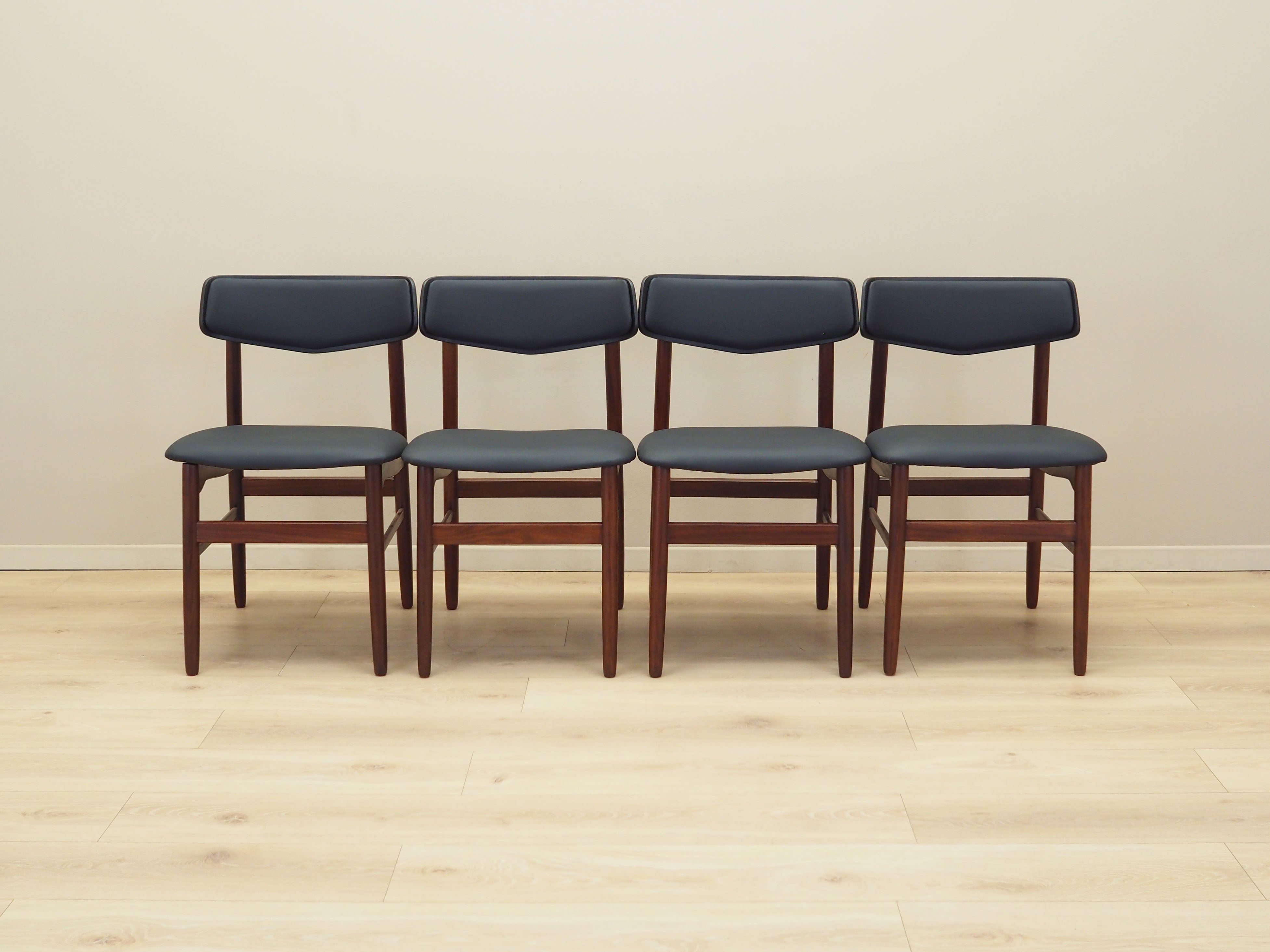 Set_Of_Four_Teak_Chairs,_Danish_Design,_1960s,_Denmark