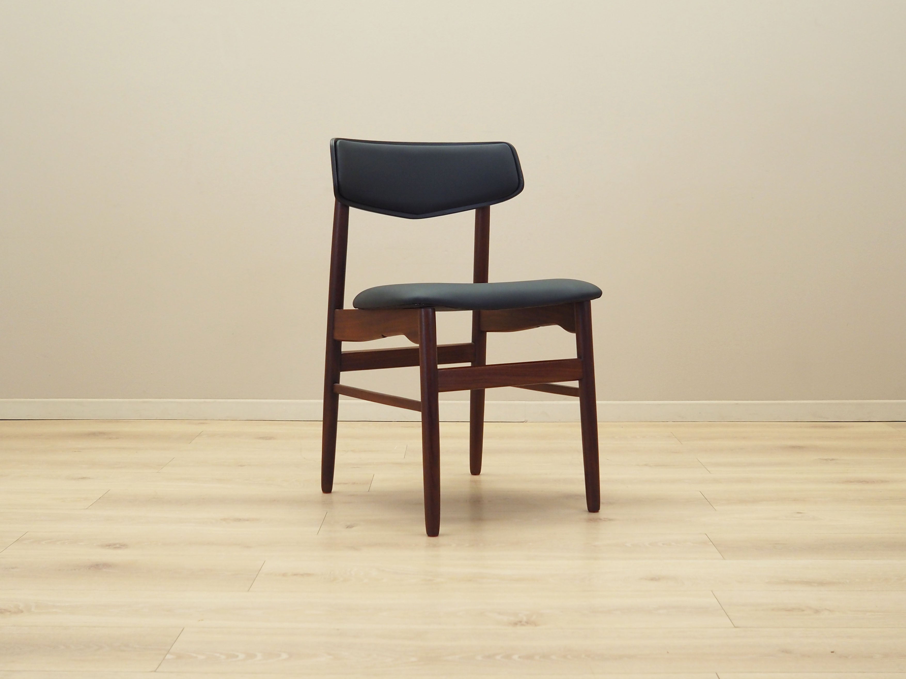Set_Of_Four_Teak_Chairs,_Danish_Design,_1960s,_Denmark