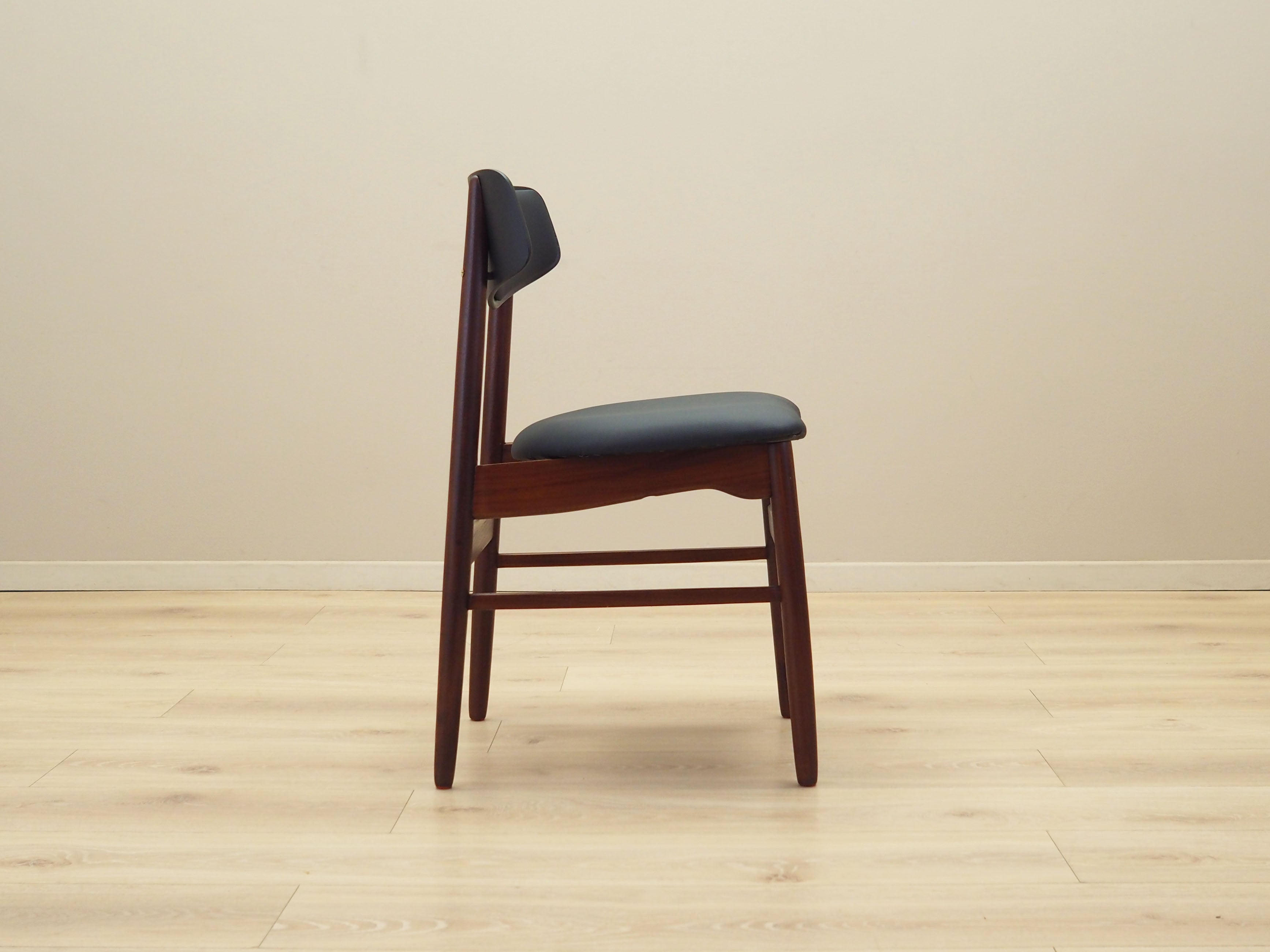 Set_Of_Four_Teak_Chairs,_Danish_Design,_1960s,_Denmark