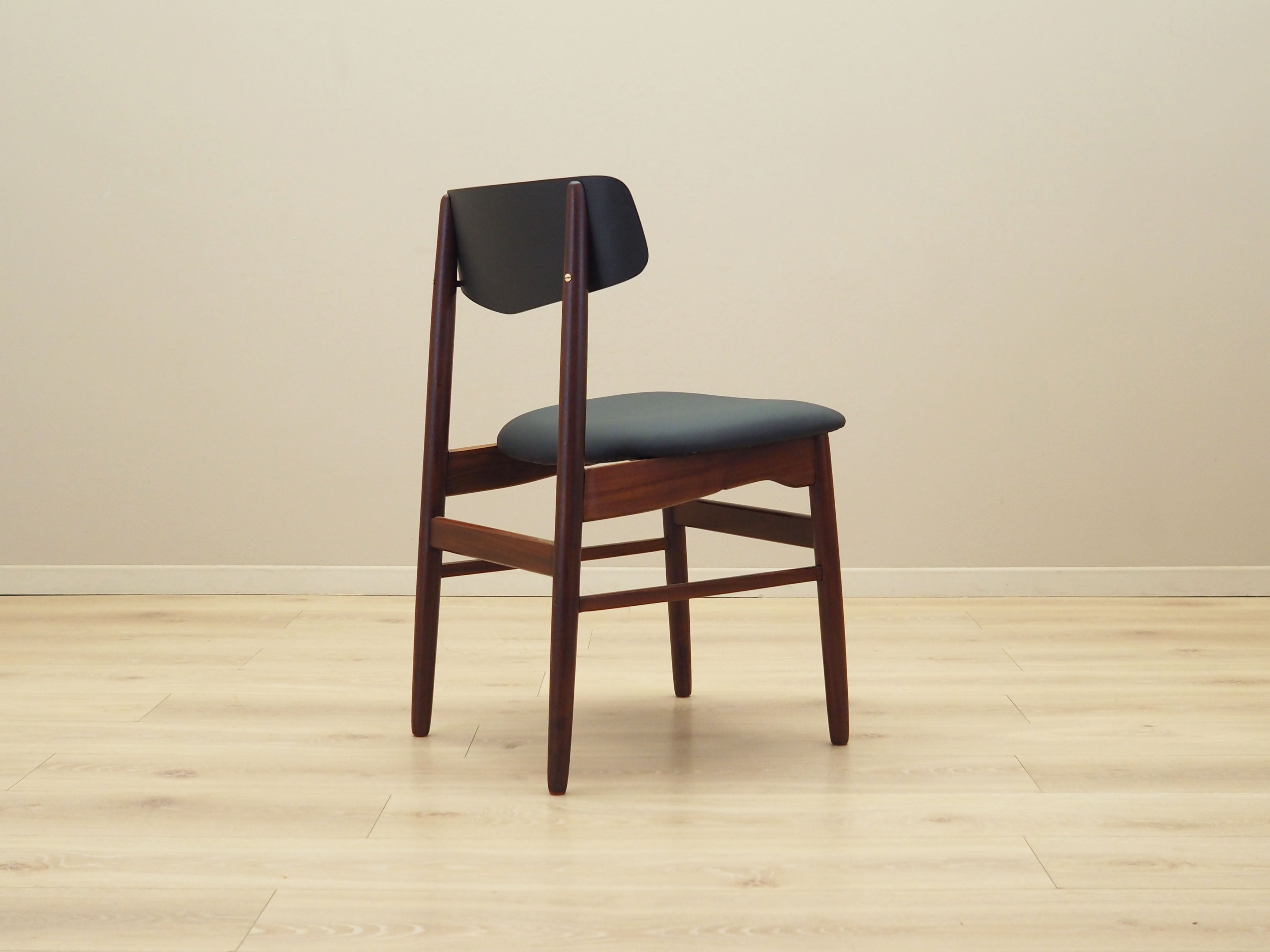 Set_Of_Four_Teak_Chairs,_Danish_Design,_1960s,_Denmark