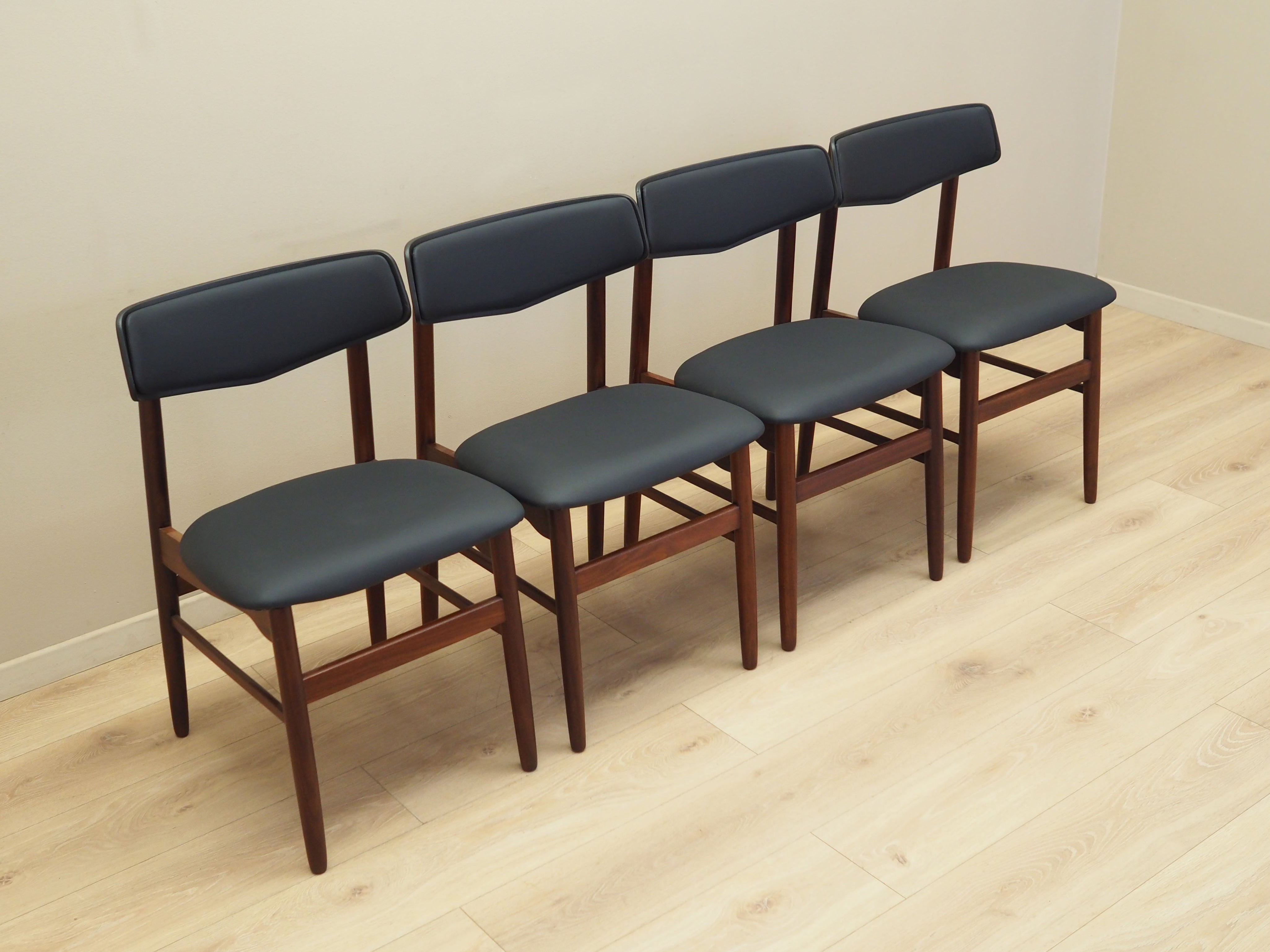 Set_Of_Four_Teak_Chairs,_Danish_Design,_1960s,_Denmark